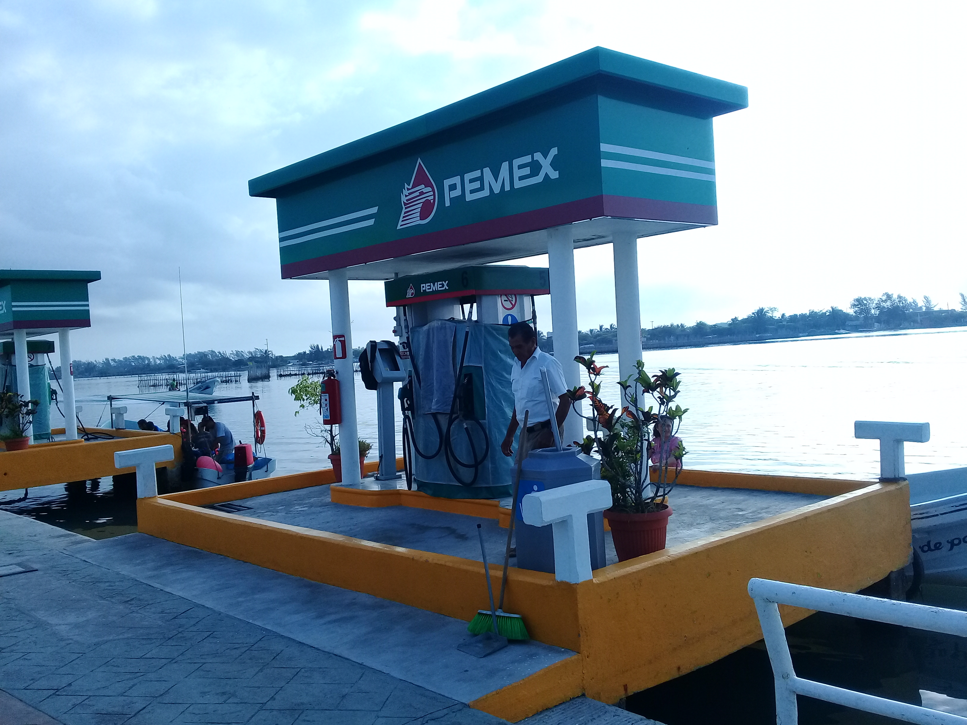 Pescados Y Mariscos Asul image 1