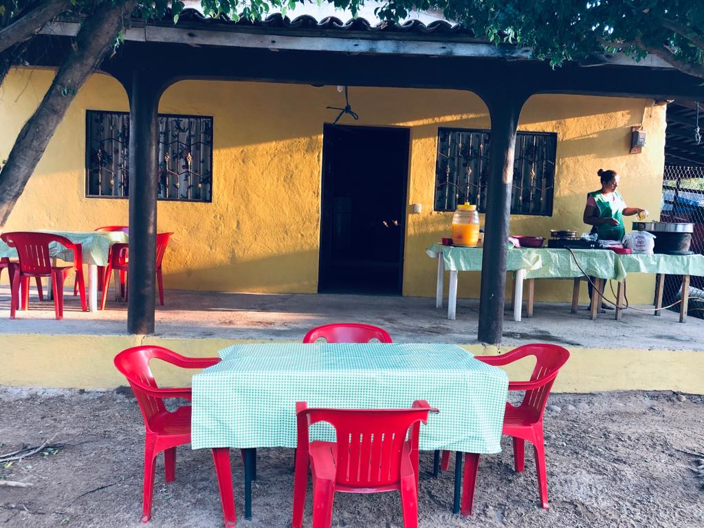 Cenaduria Laura image 1