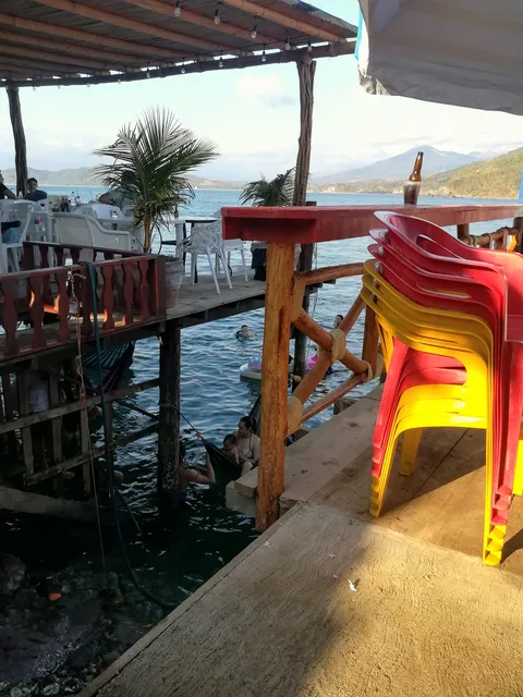 EL TIBURON image 1