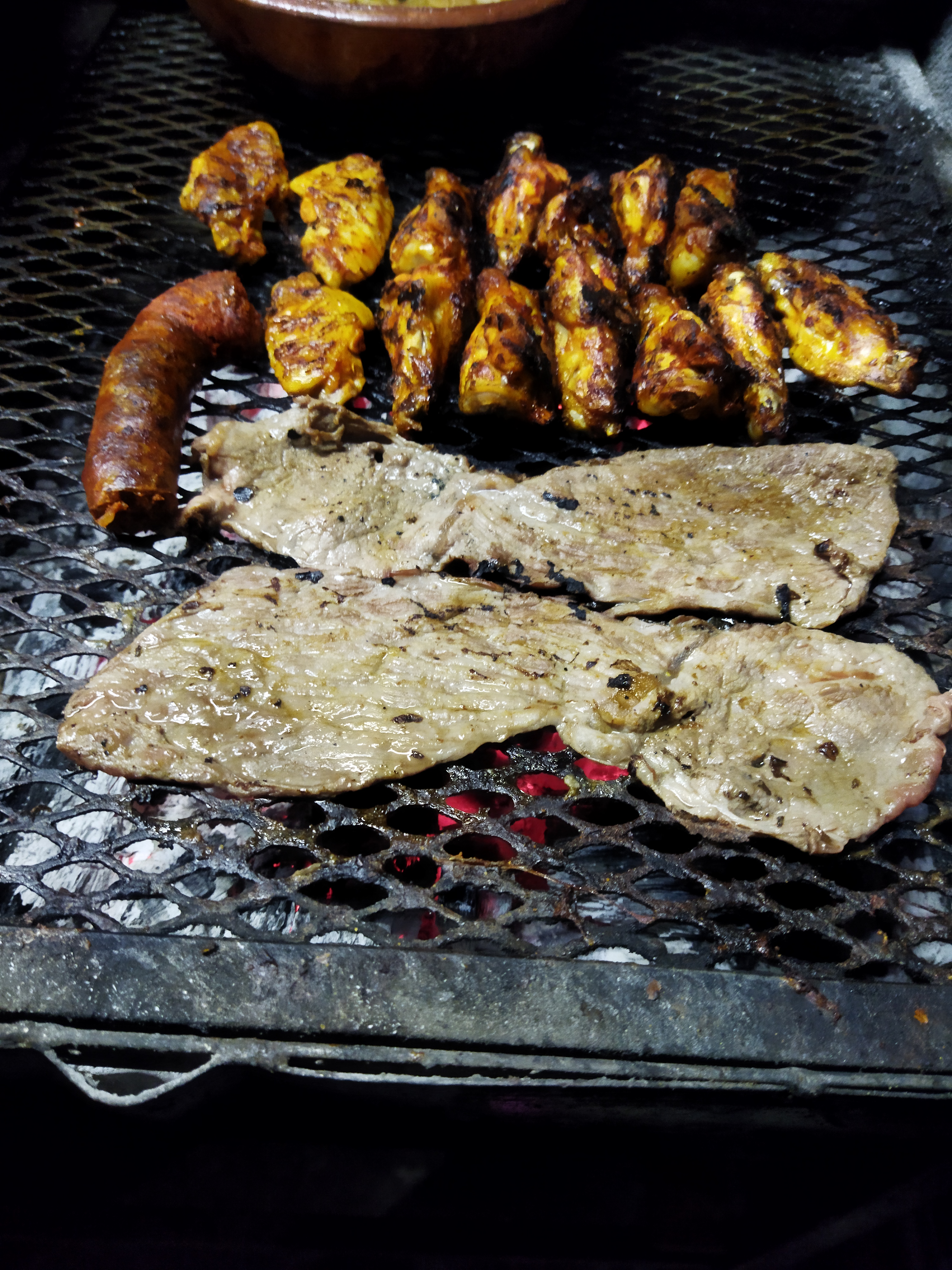 Alitas y hamburguesa Lucy image 2