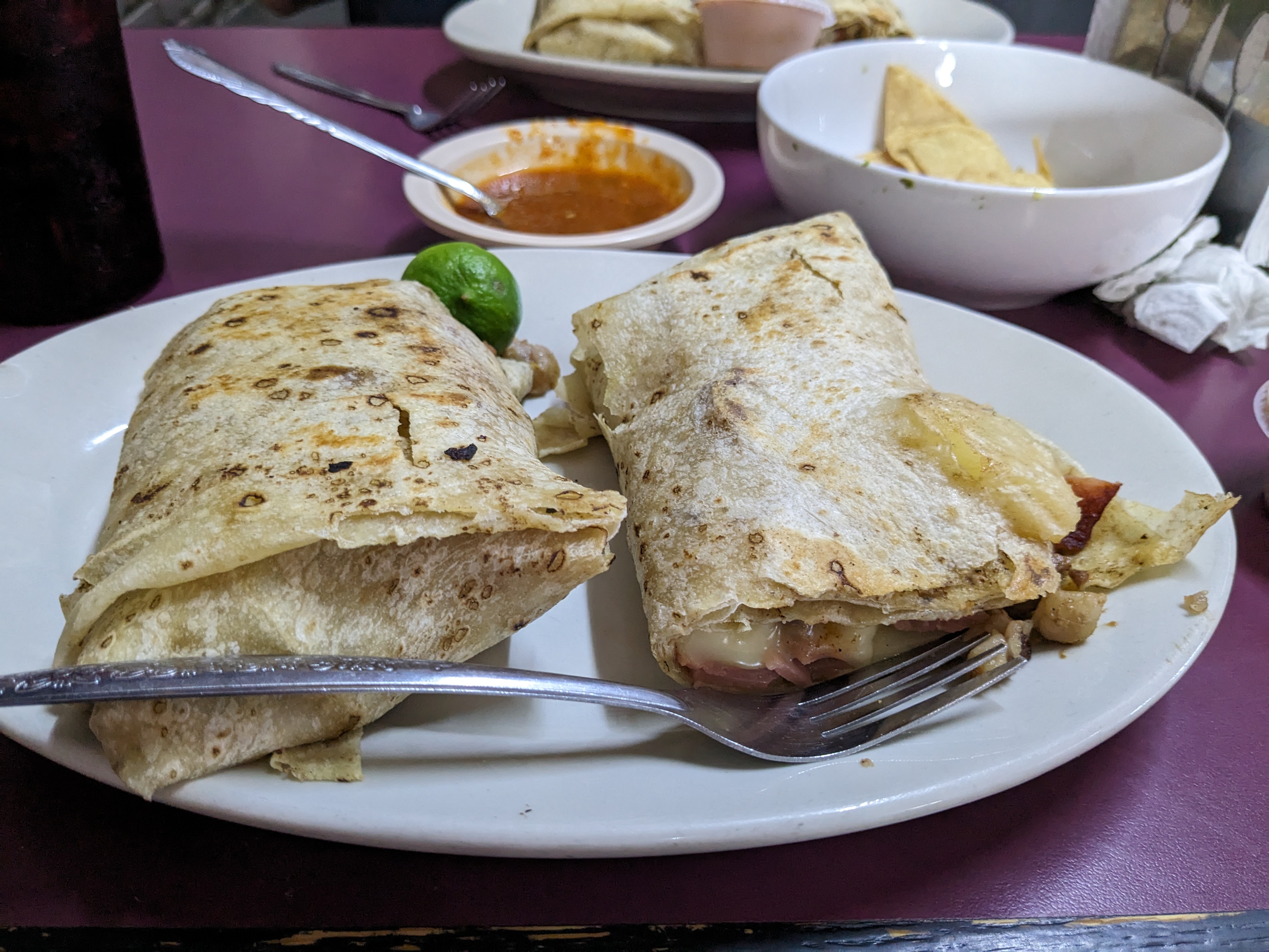 L' Burron'S Restauran image 2