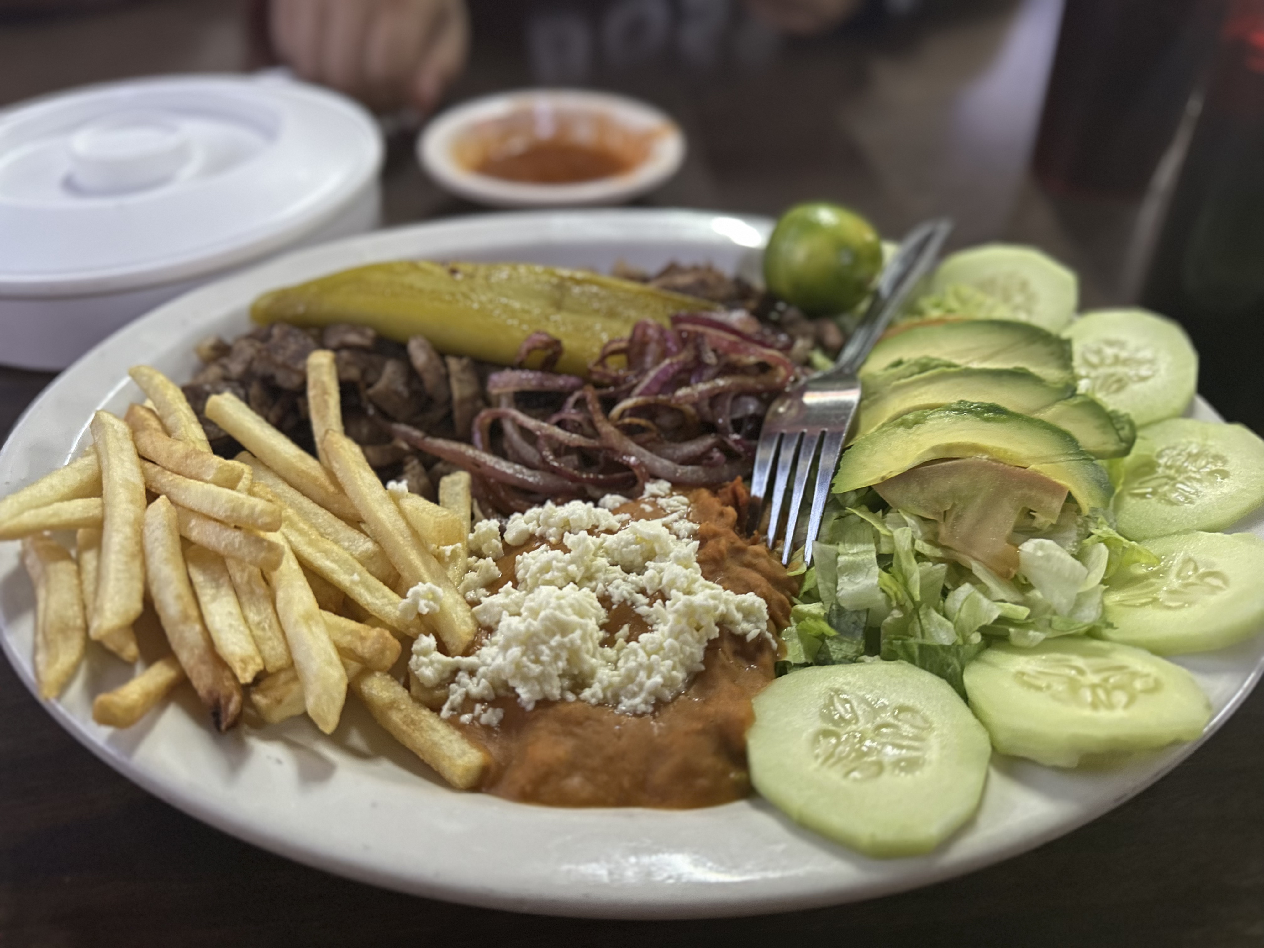 L' Burron'S Restauran image 3