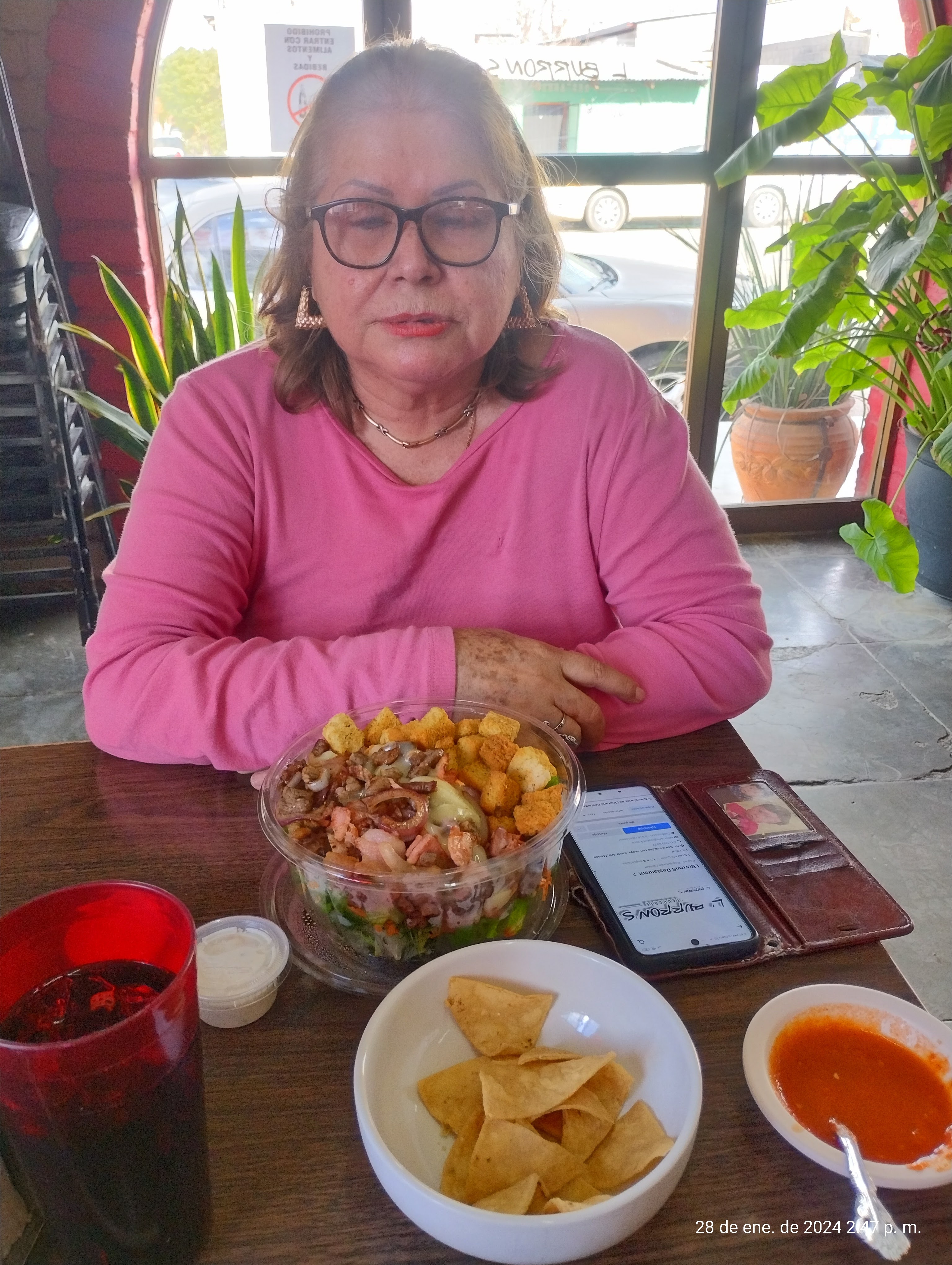 L' Burron'S Restauran image 4