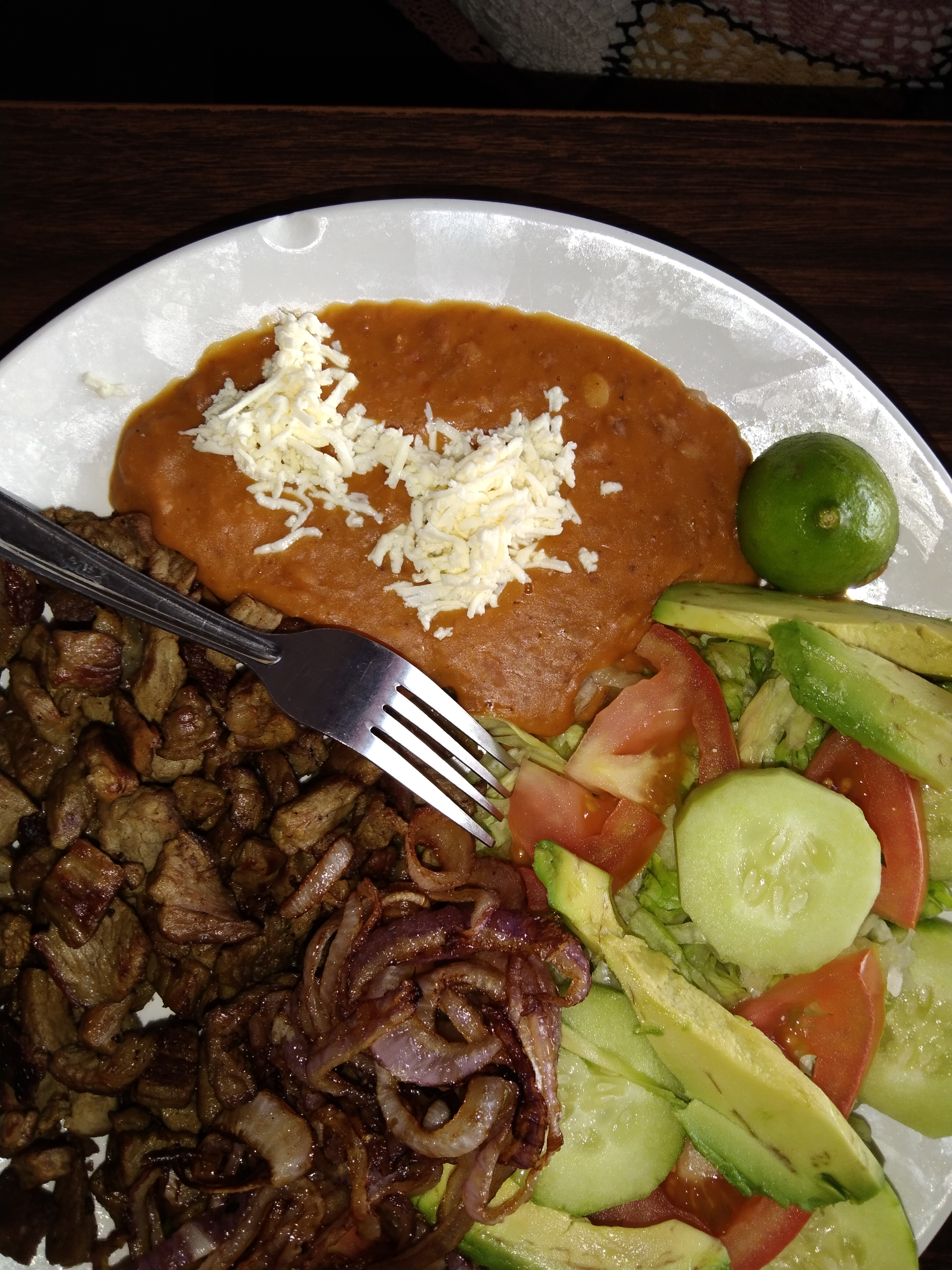 L' Burron'S Restauran image 9