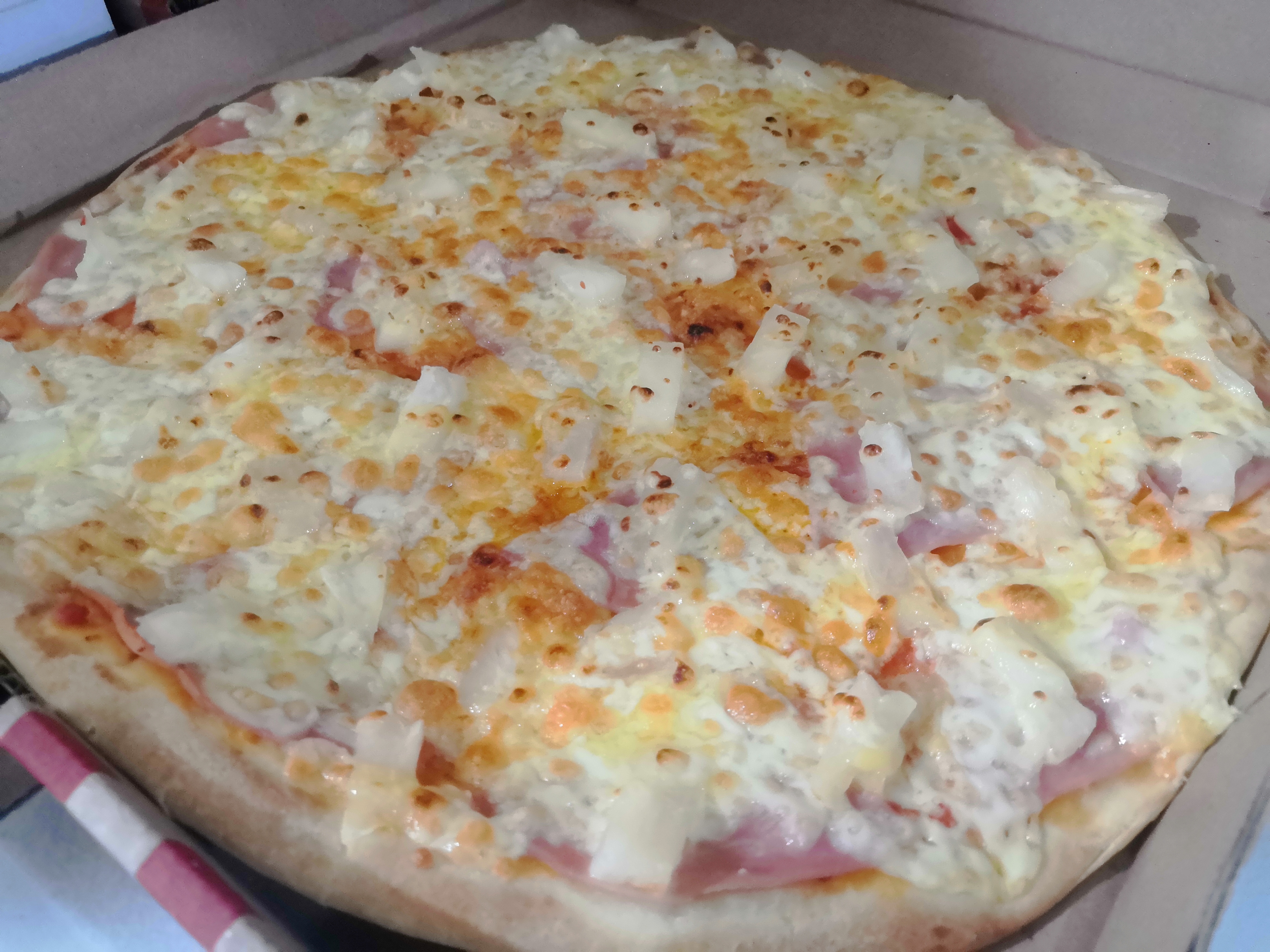 PIZZERÍA BURGER WORLD SUC. CHILON image 2