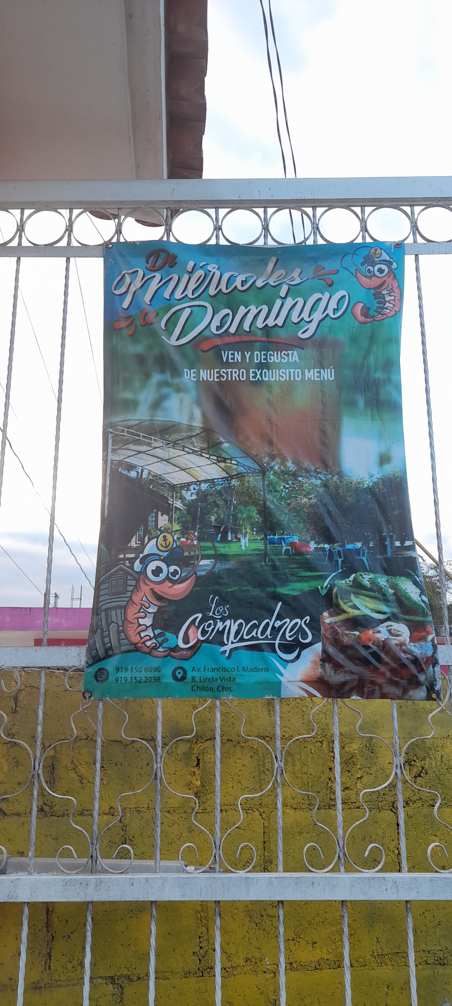 "Restaurante familiar" Asadero y marisquería los dos compadres. image 7