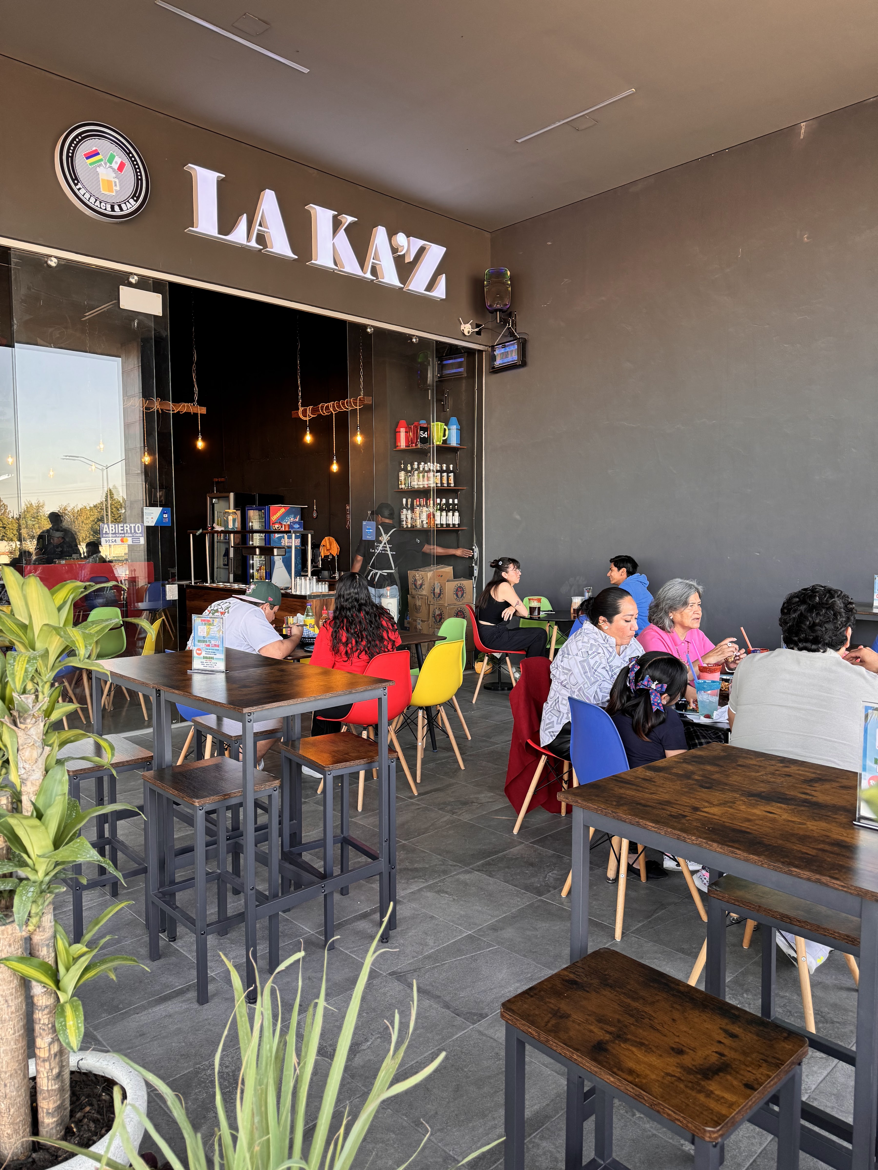 La ka’z Restaurant & Bar - PLAZA ESTAMBRES image 1
