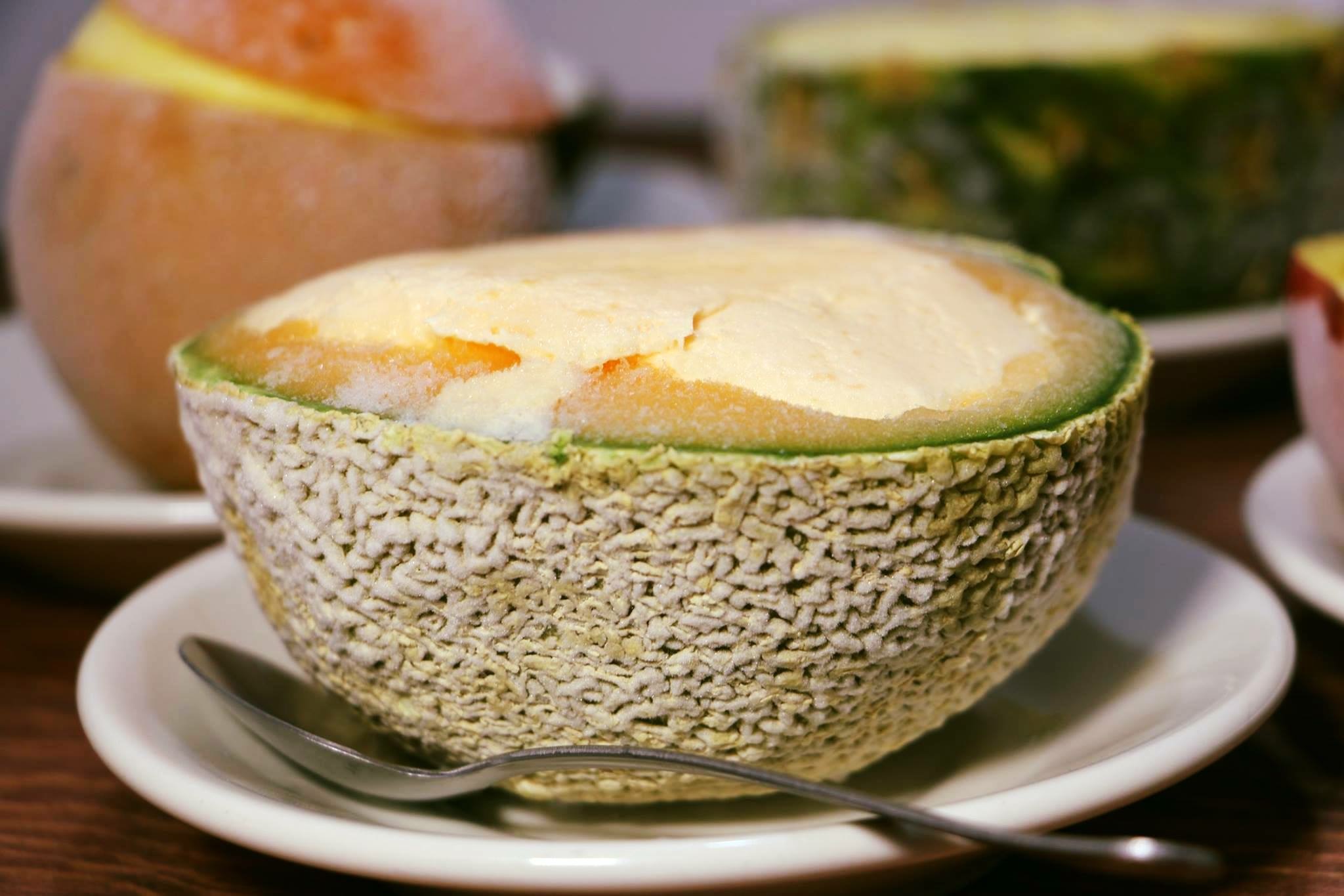 The Good Season of the Bear image 5