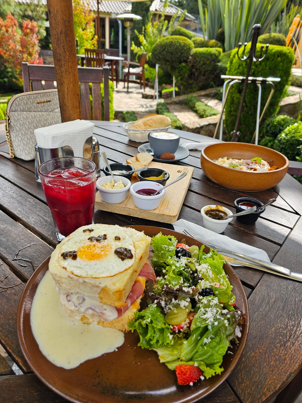 Aura Restaurante image 7