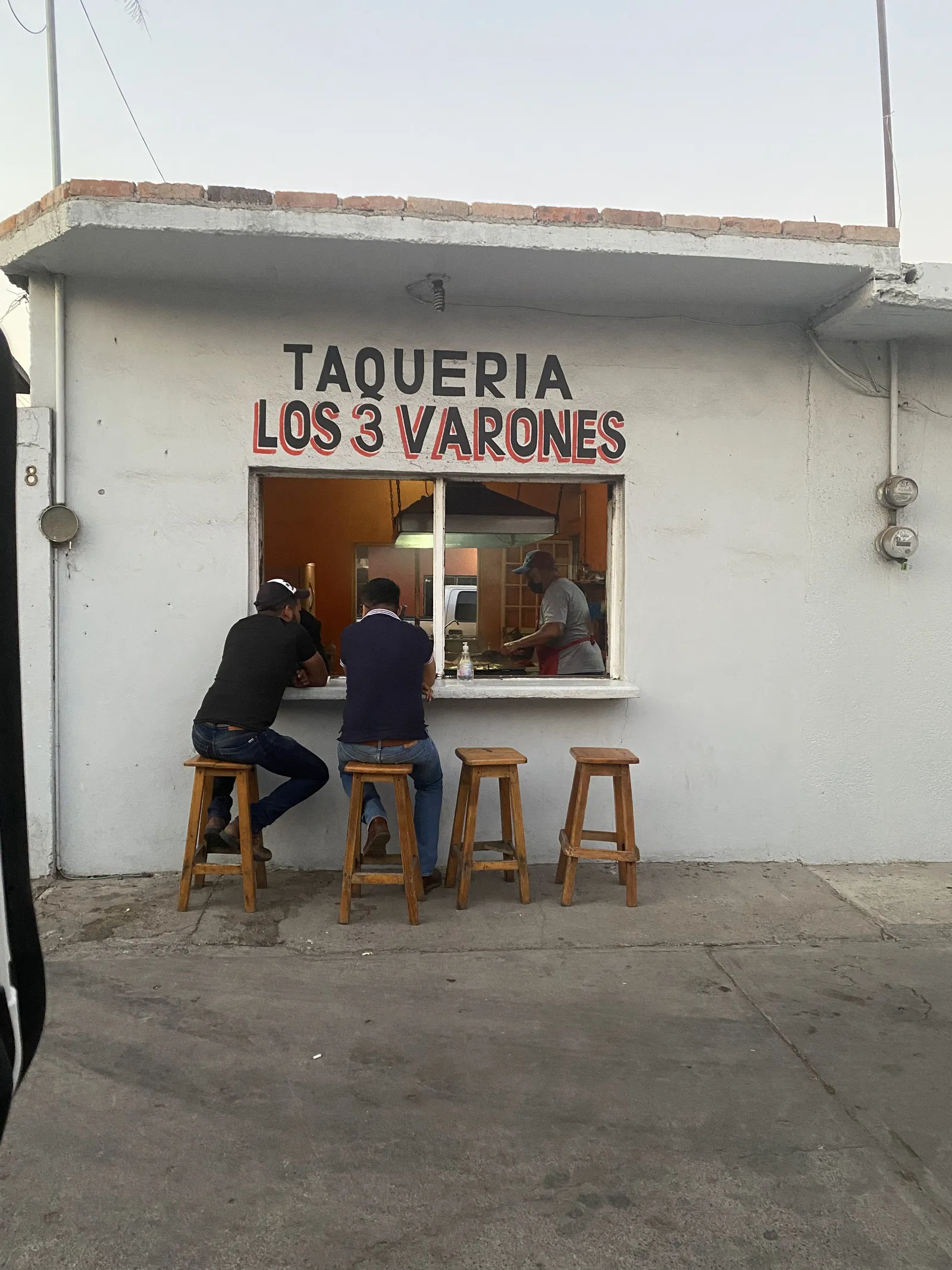 Taqueria Los Tres Varones image 1