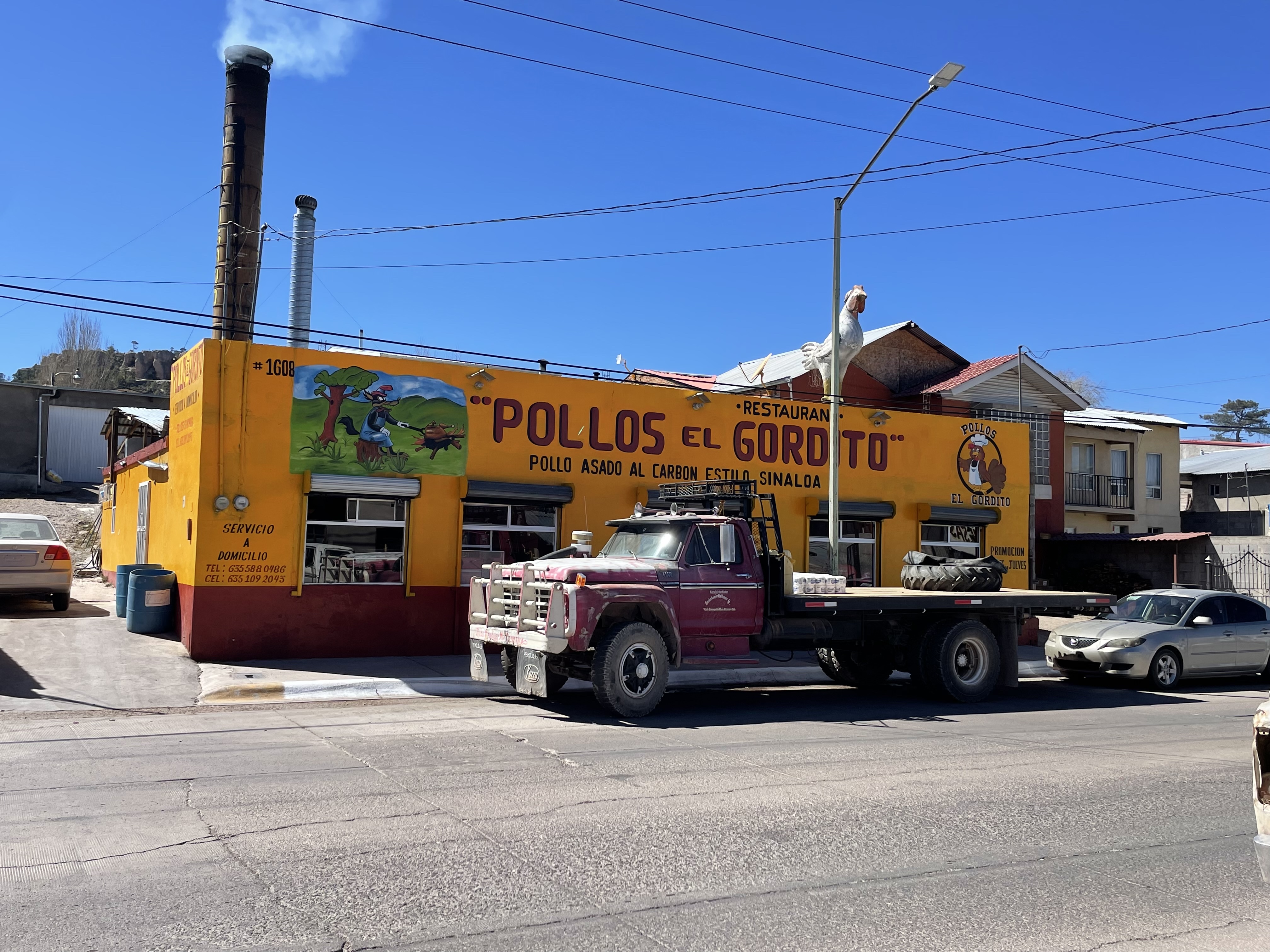 Restaurant "Pollos El Gordito" image 2