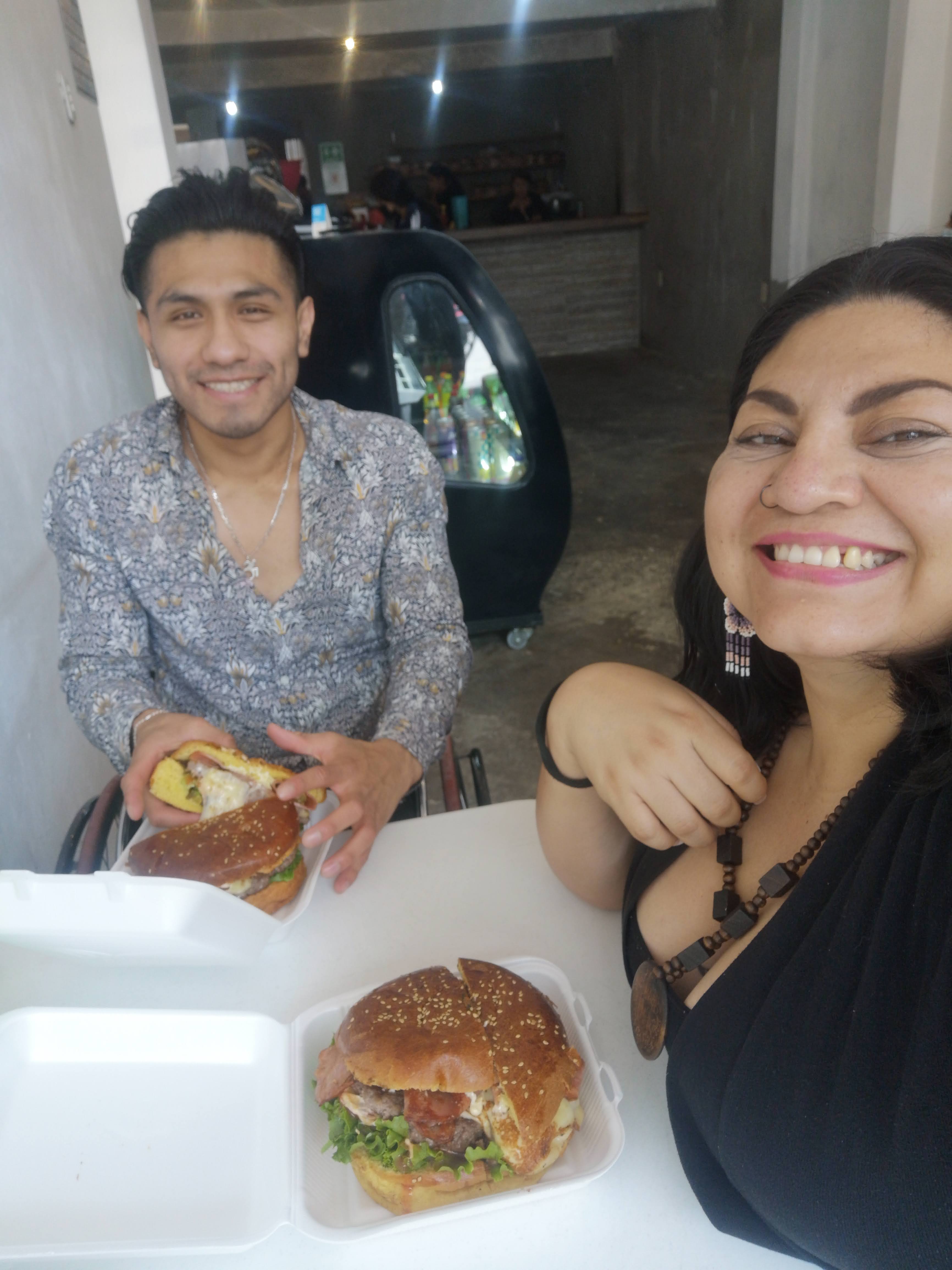 Huixtruck Burger image 7