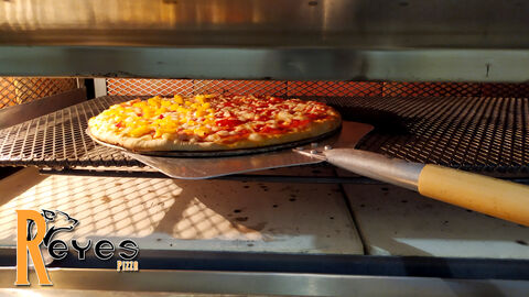 Reyes Pizza image 2