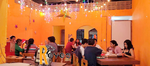 Reyes Pizza image 3