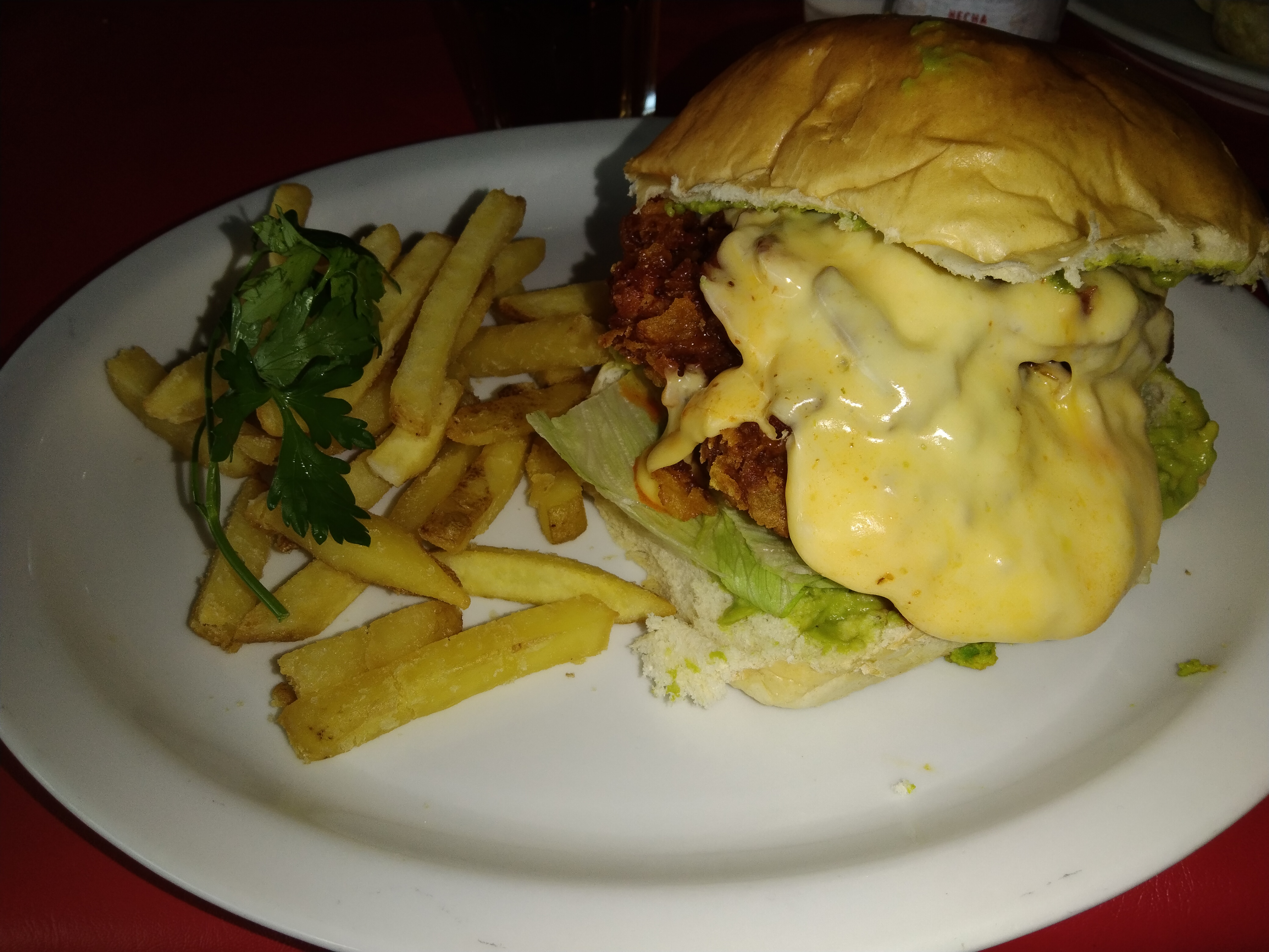 Lois Restaurant Bar image 7