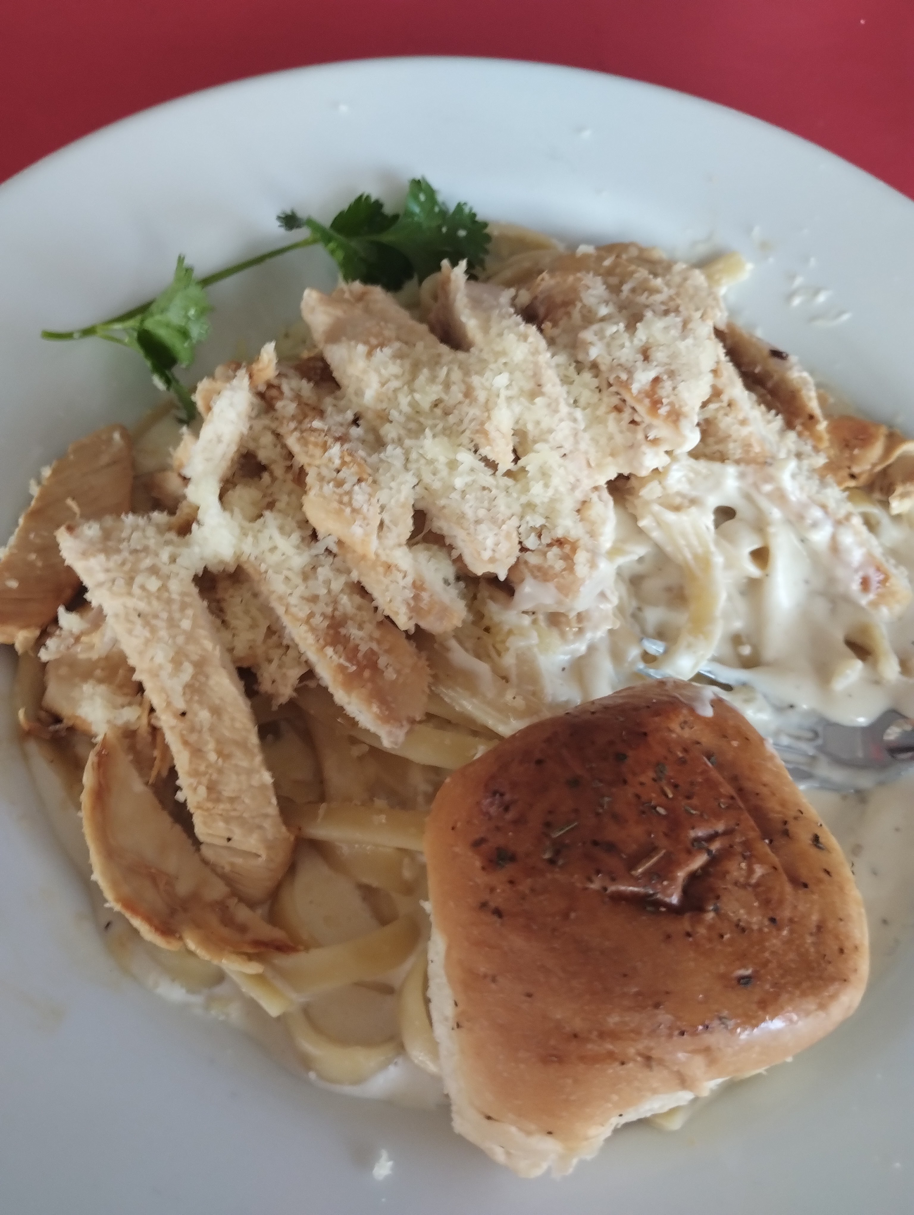 Lois Restaurant Bar image 8