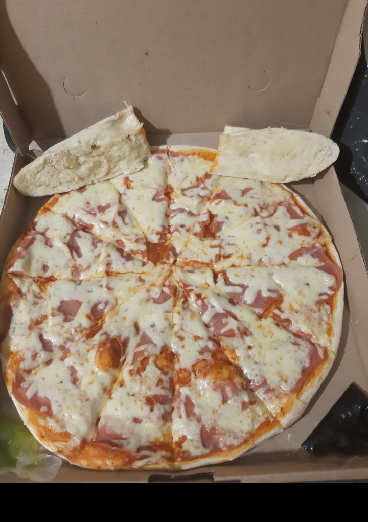 Pizzeria la iguana image 4