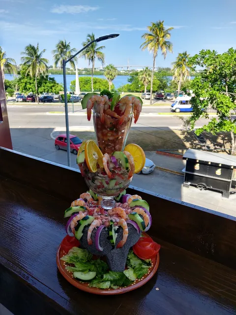 La Isla Restaurant image 2