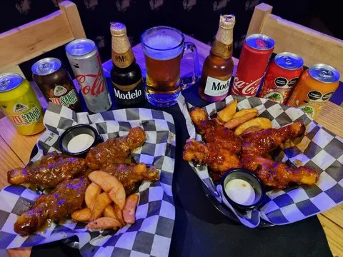 Rocker Restaurant-Bar image 1