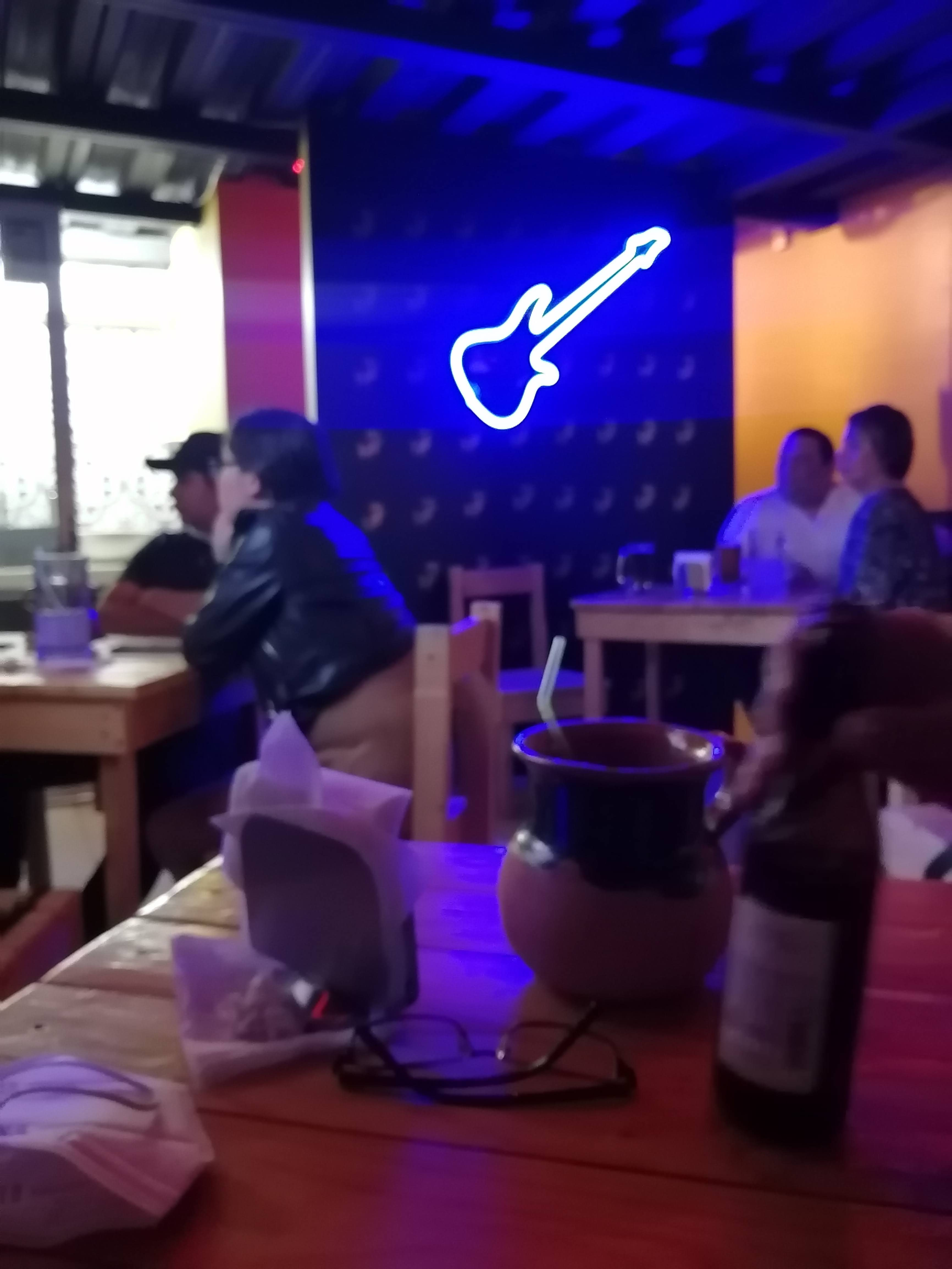 Rocker Restaurant-Bar image 8