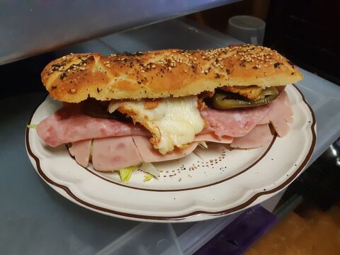 Tonleos Pizza image 3