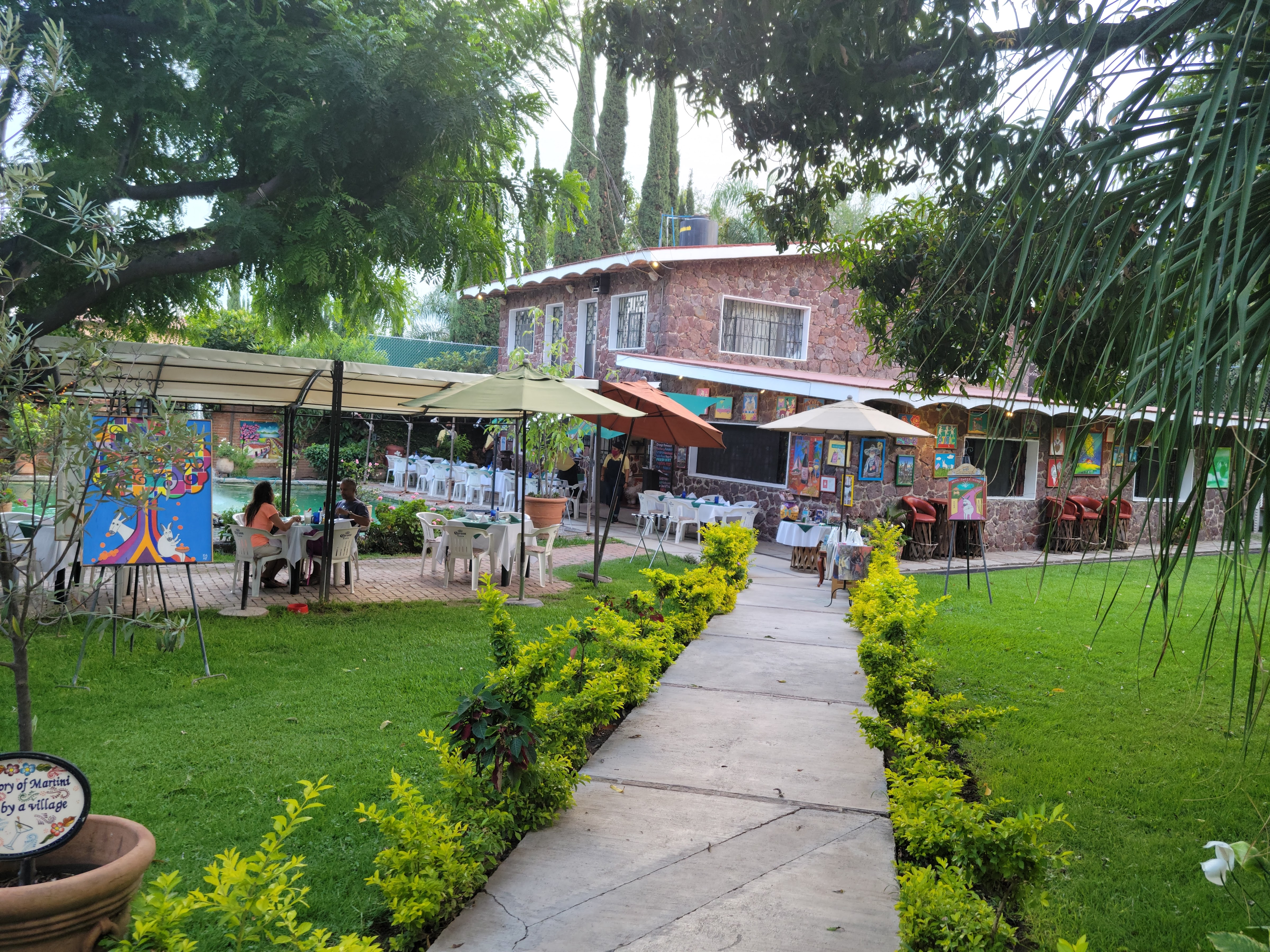 Yves’ Restaurant Bar image 7