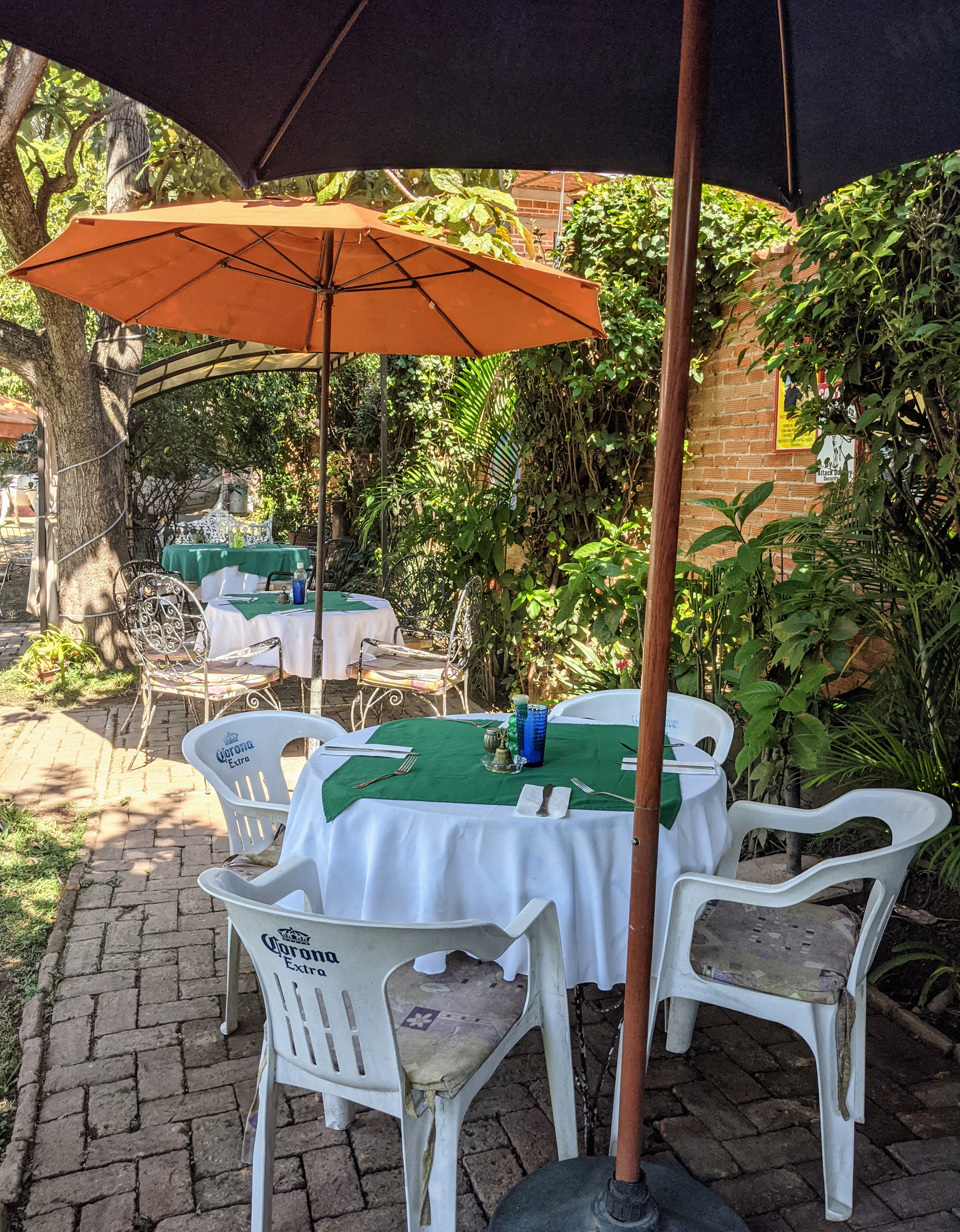 Yves’ Restaurant Bar image 8