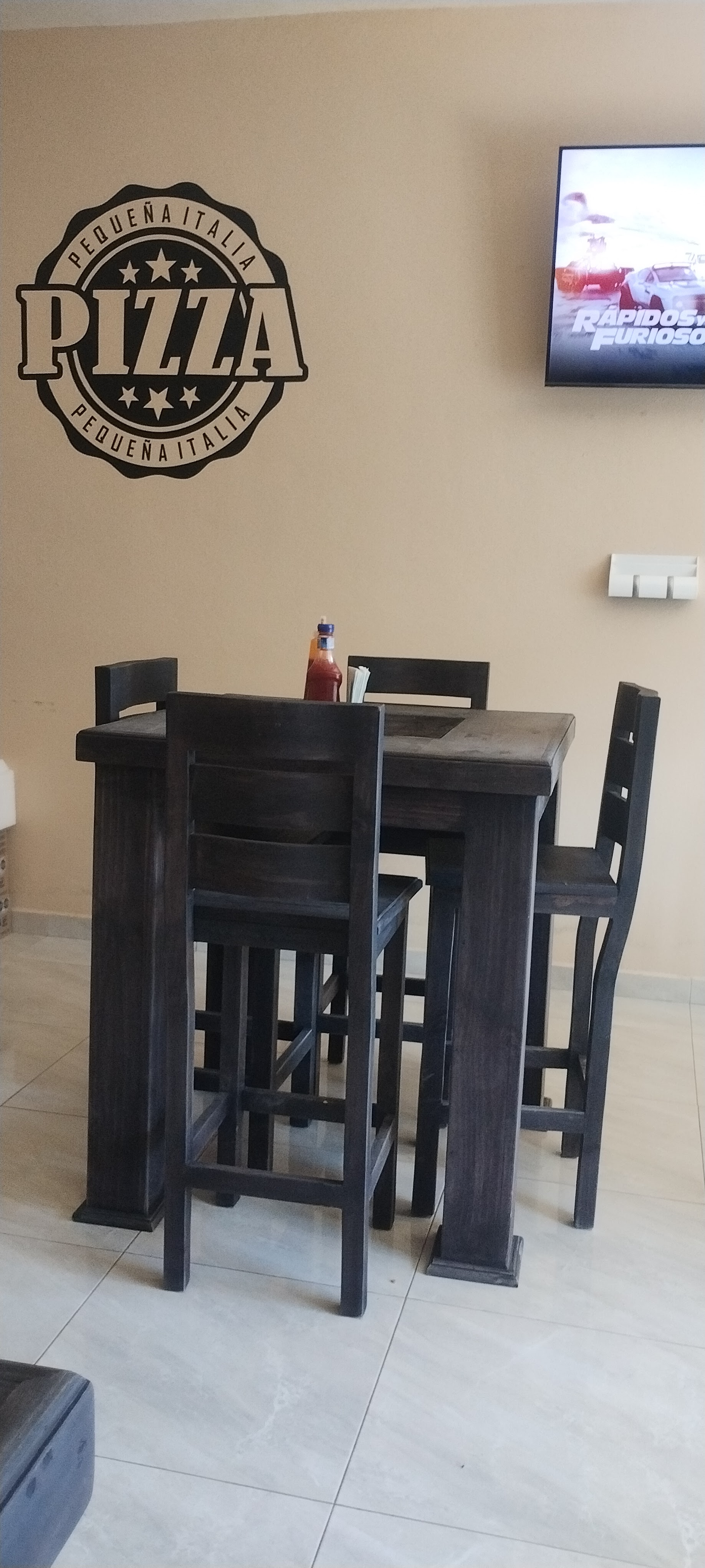 Pizzas "pequeña Italia" image 3