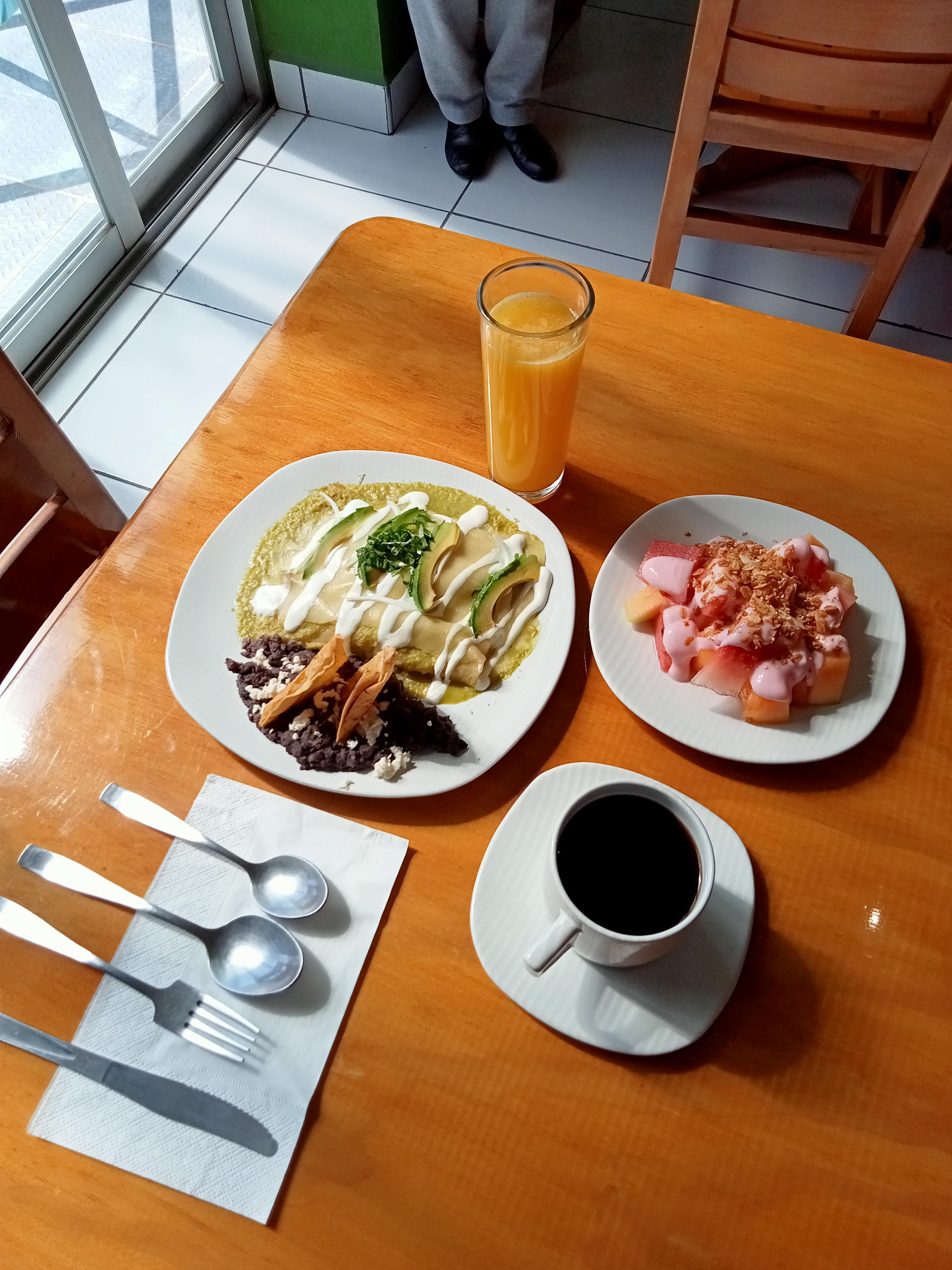 Los Huizaches Restaurante image 3