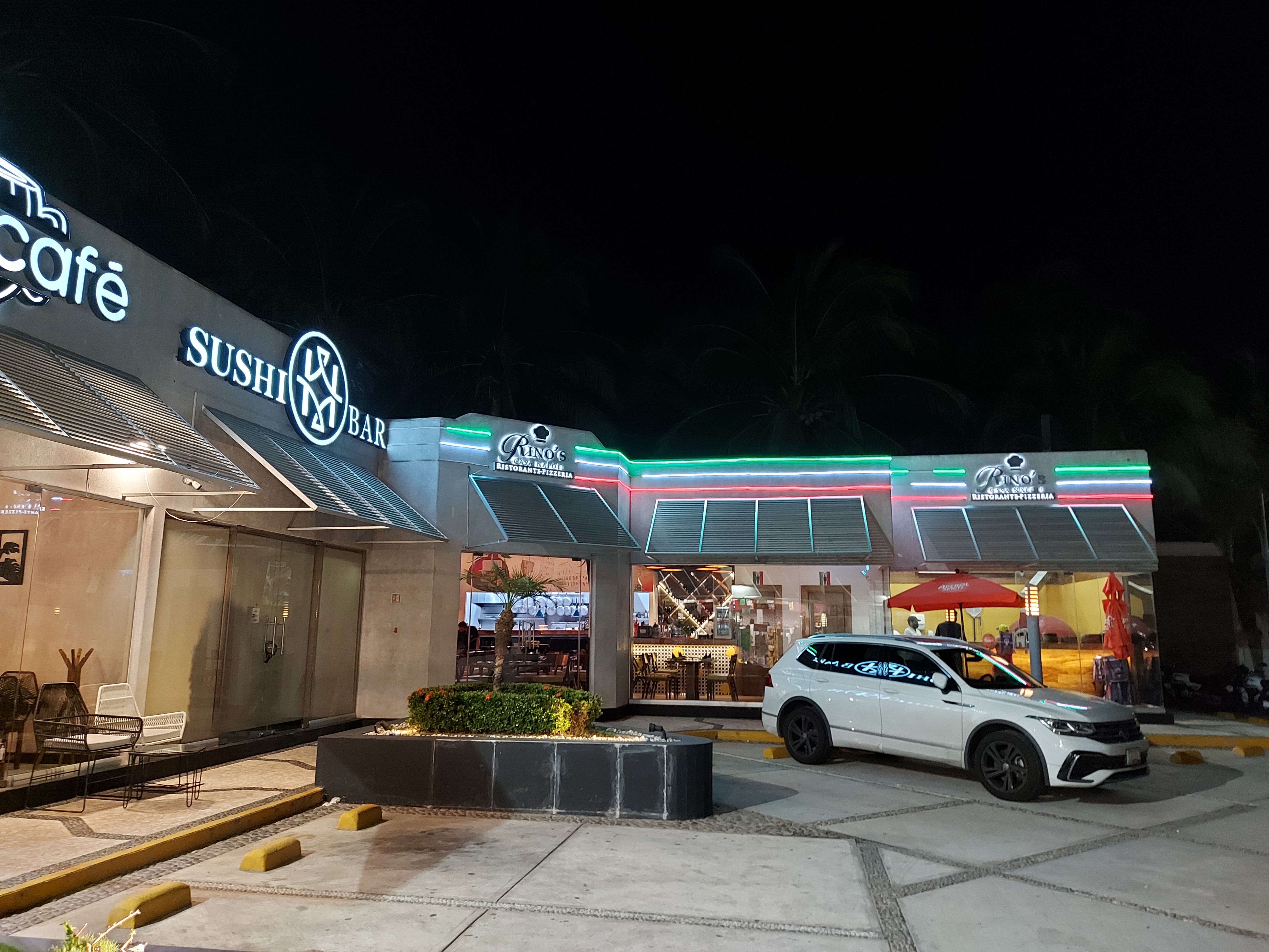 RINOS Casa Napoli image 10