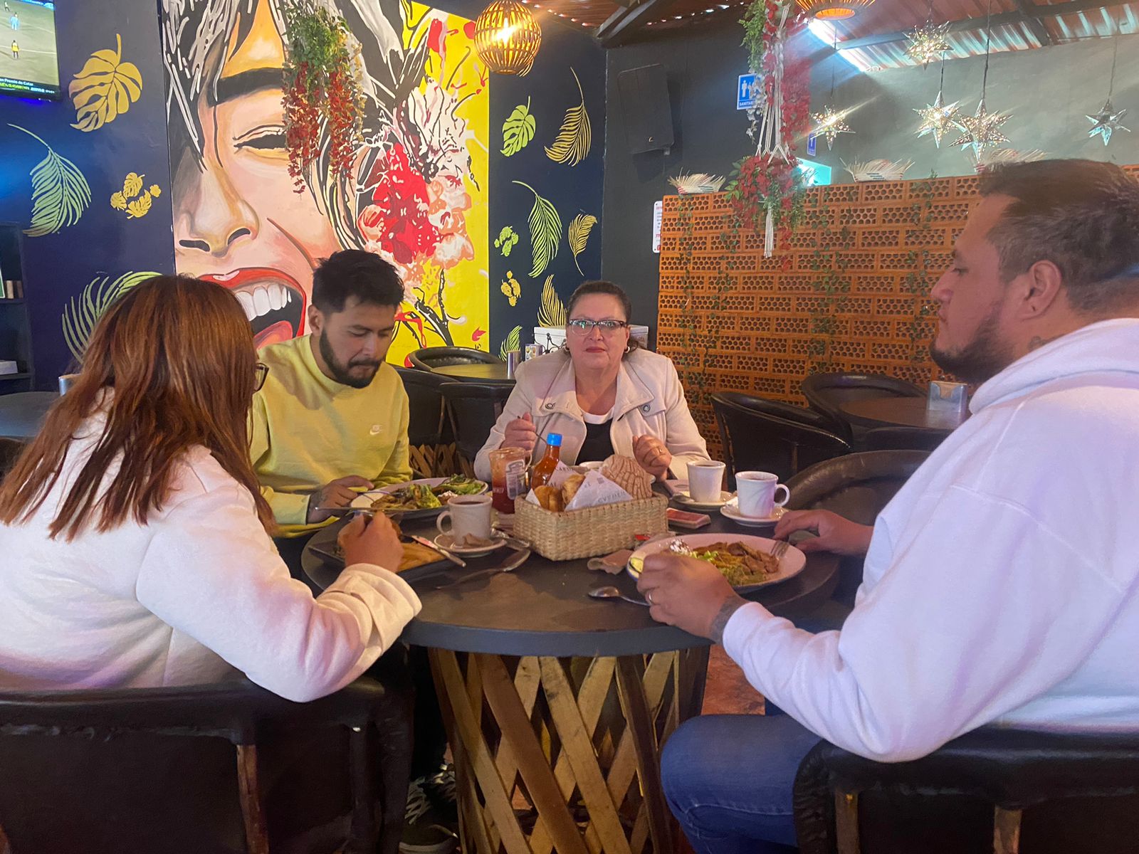 Asados Cardenal Carnes & Mariscos image 5