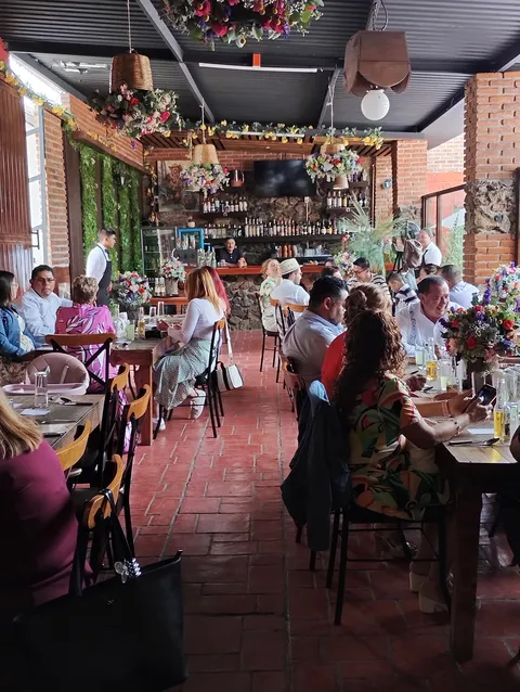 "Restaurante y Asadero La Empacadora" image 3