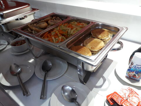 Royal Tiv's Buffet Restaurante image 8