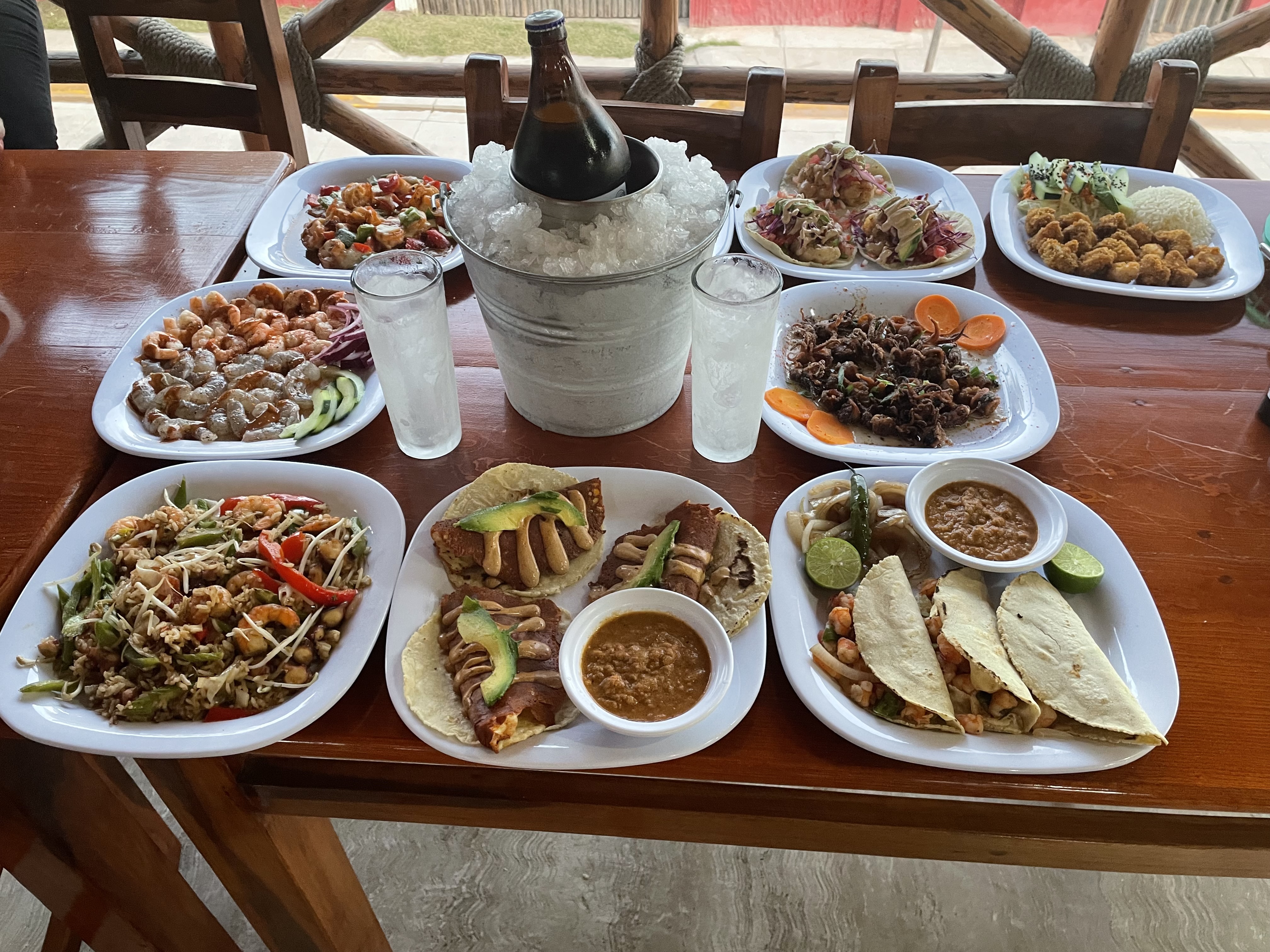 Isleños restaurant de mariscos image 7