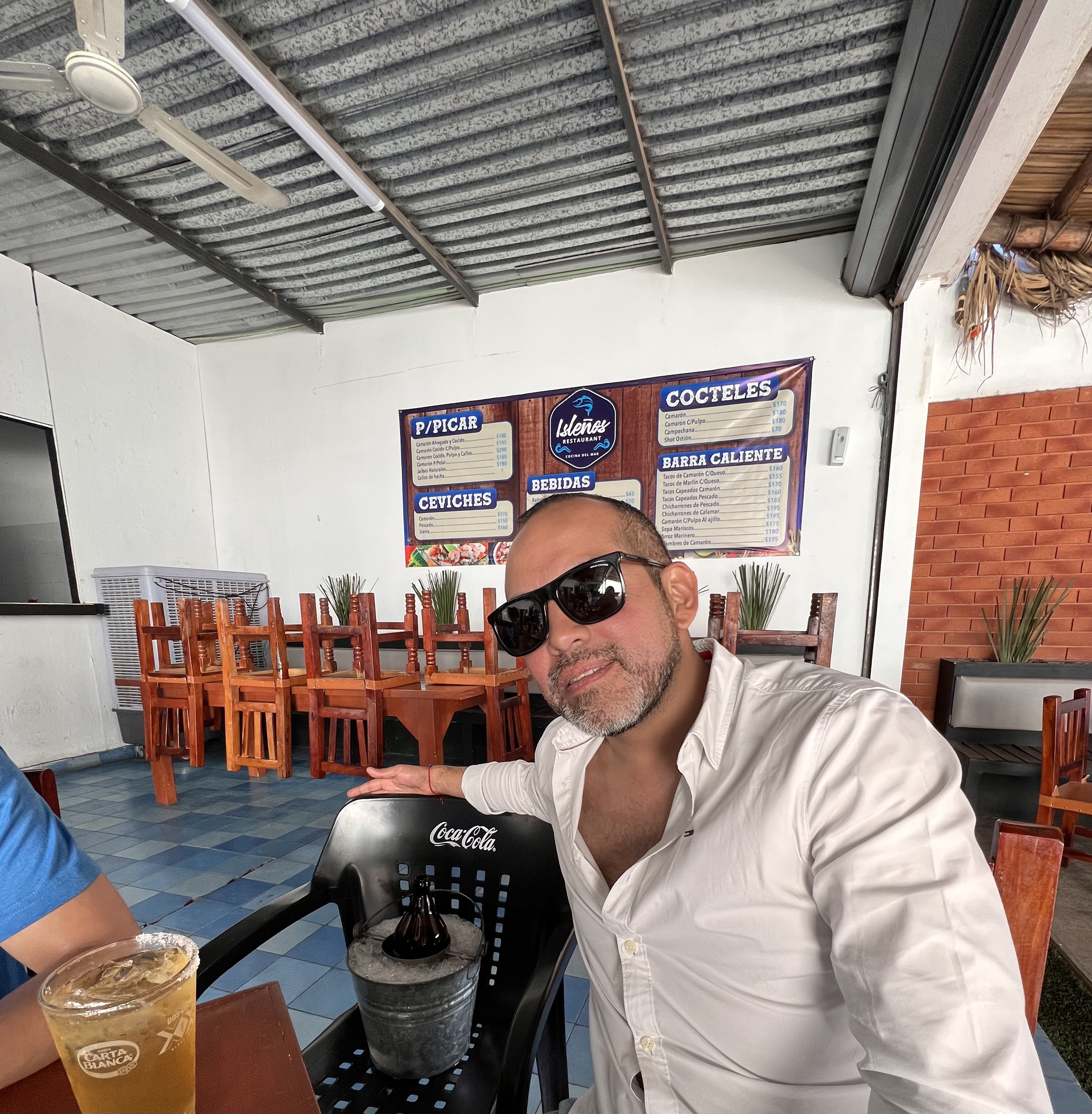 Isleños restaurant de mariscos image 9