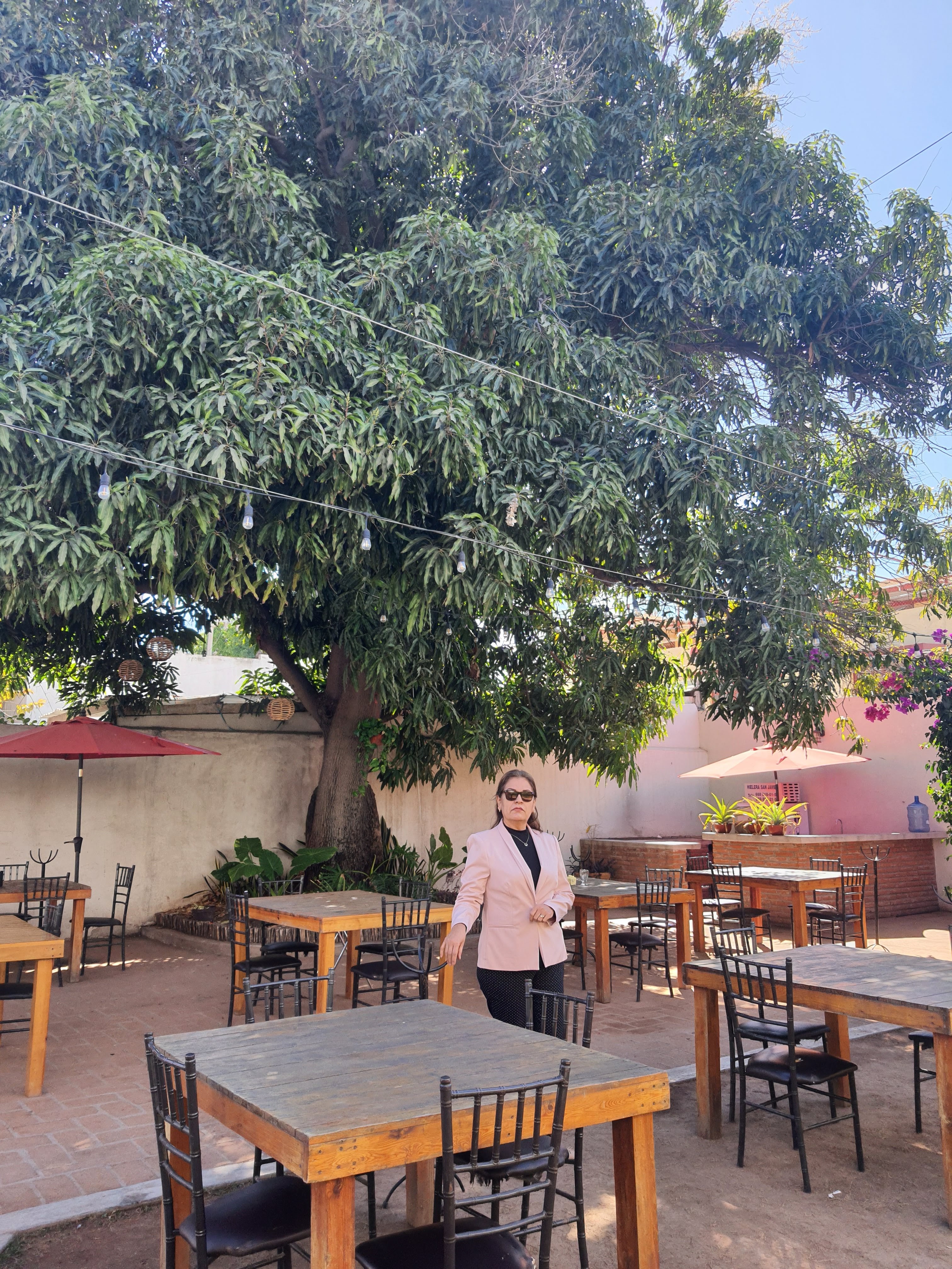 Los Jardines Restaurant image 1