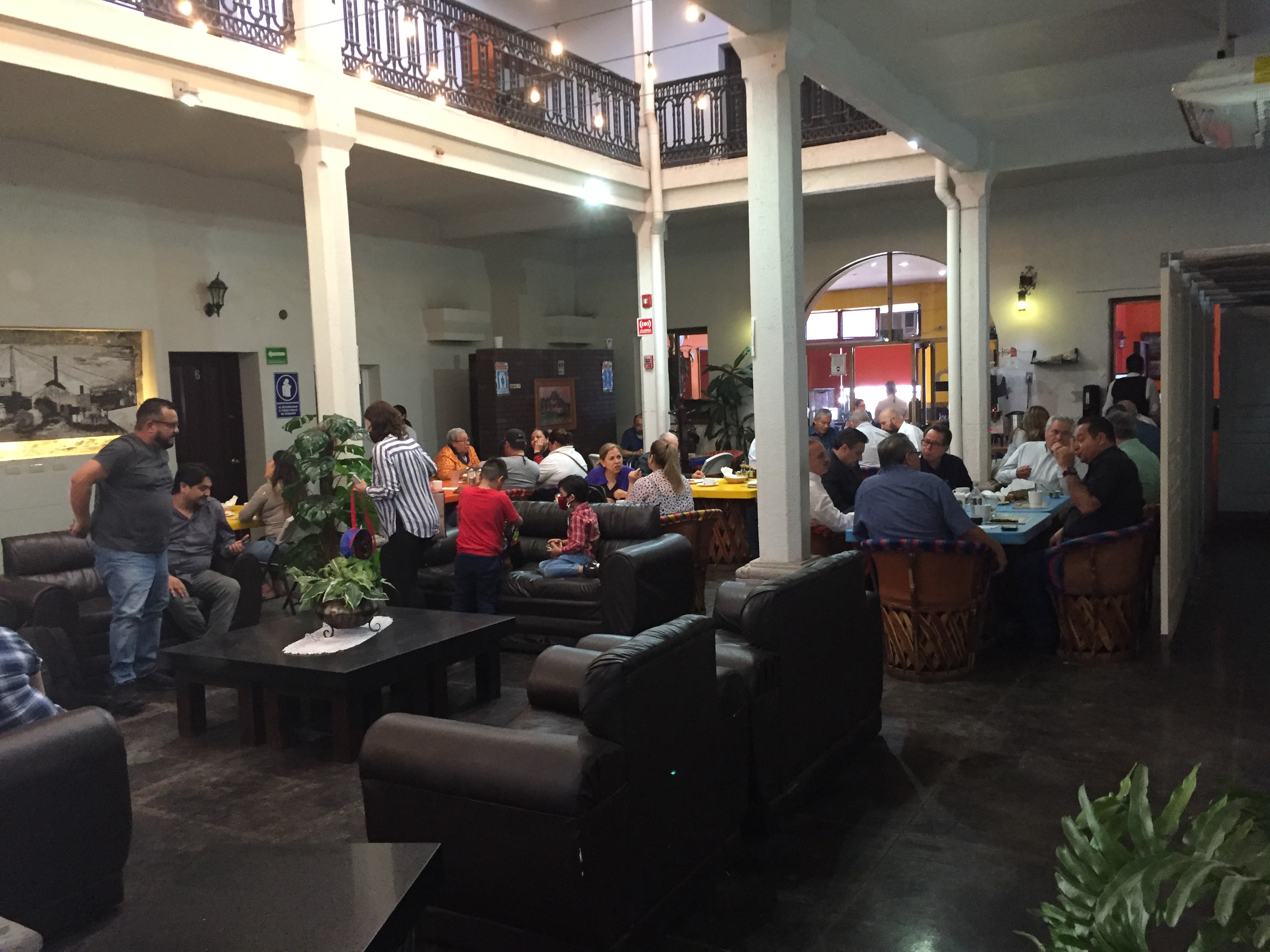 Mochis Restaurant image 5