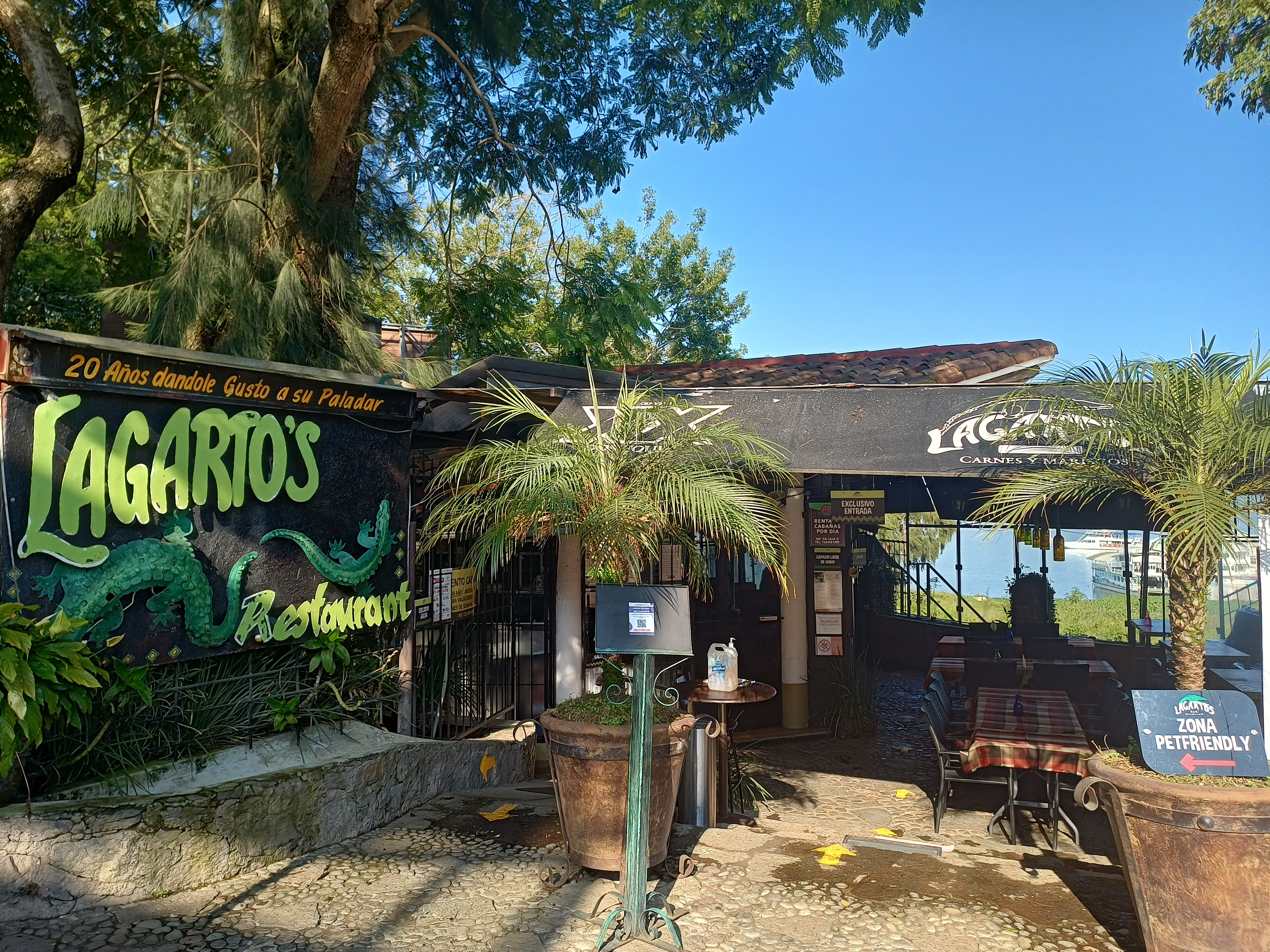 Lagartos Bar image 1