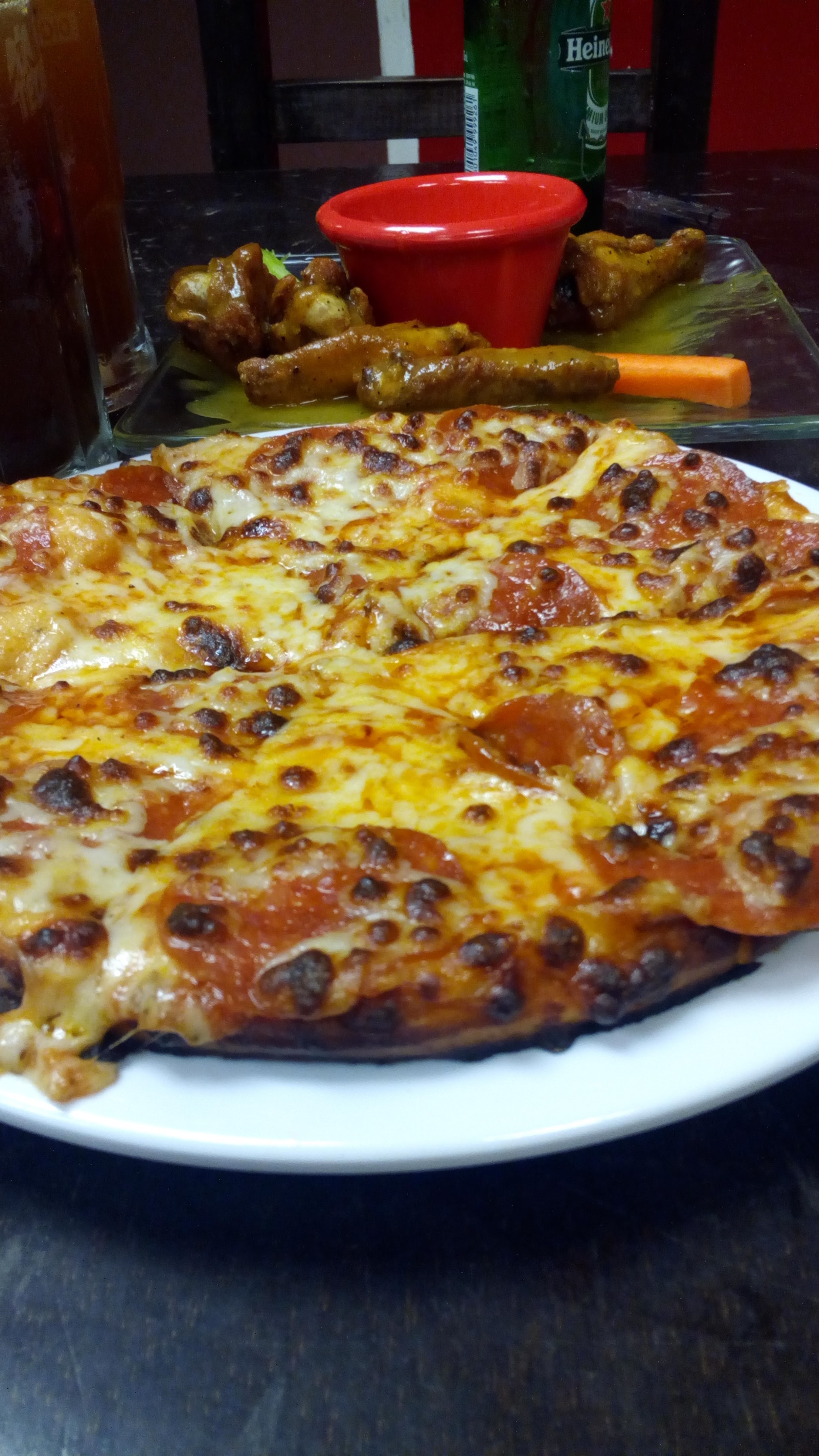 "LA BAJA" Pizza, Wings & Beer image 3