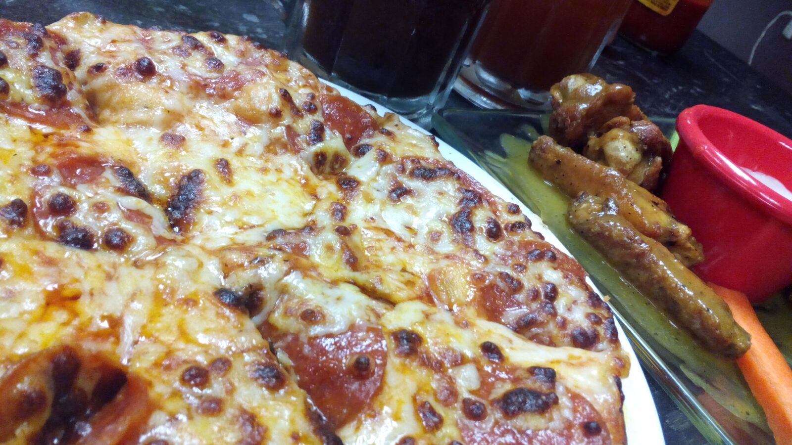 "LA BAJA" Pizza, Wings & Beer image 10
