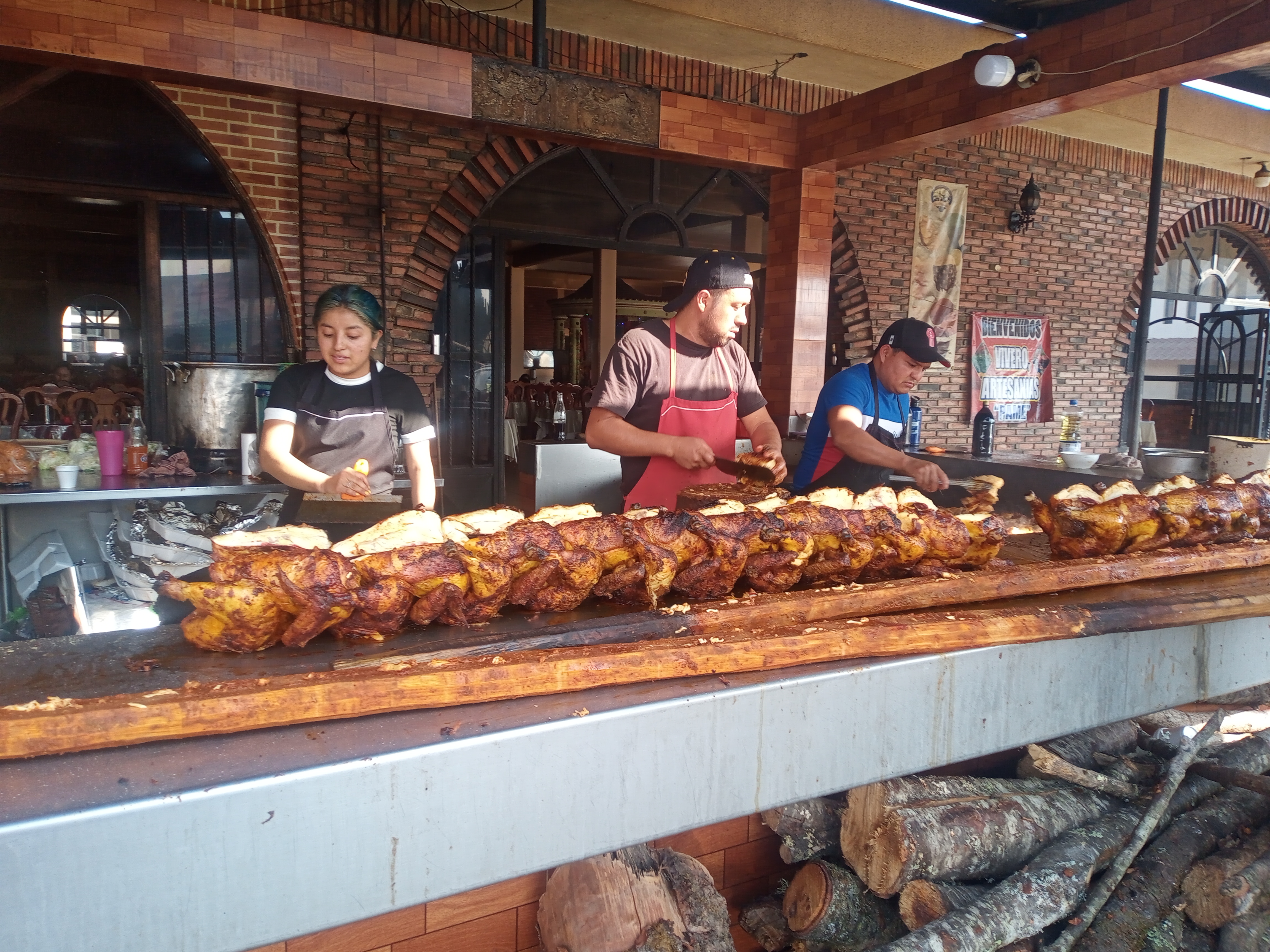 Pollos a la leña MARY image 3