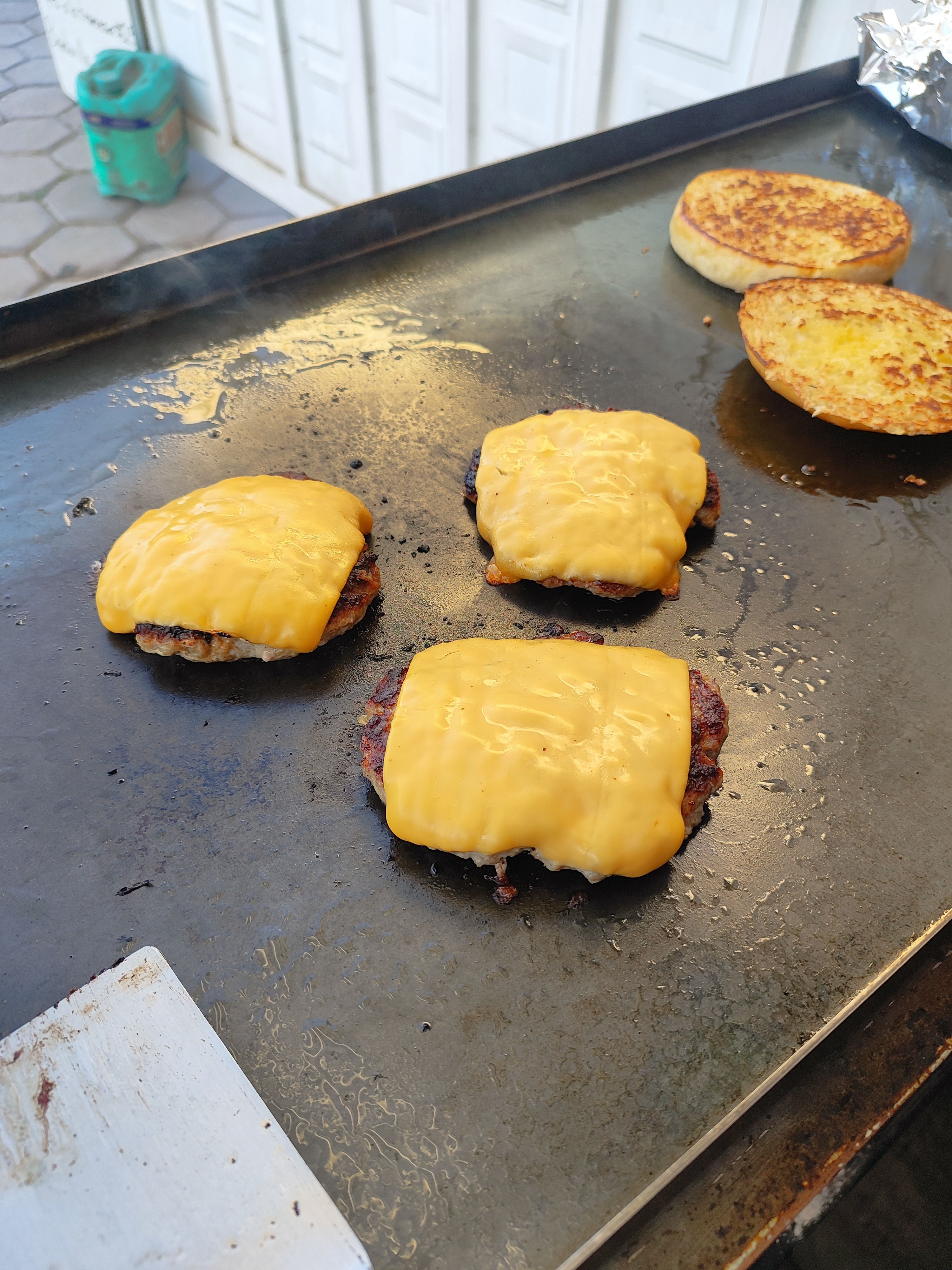 Michi Burguer image 6