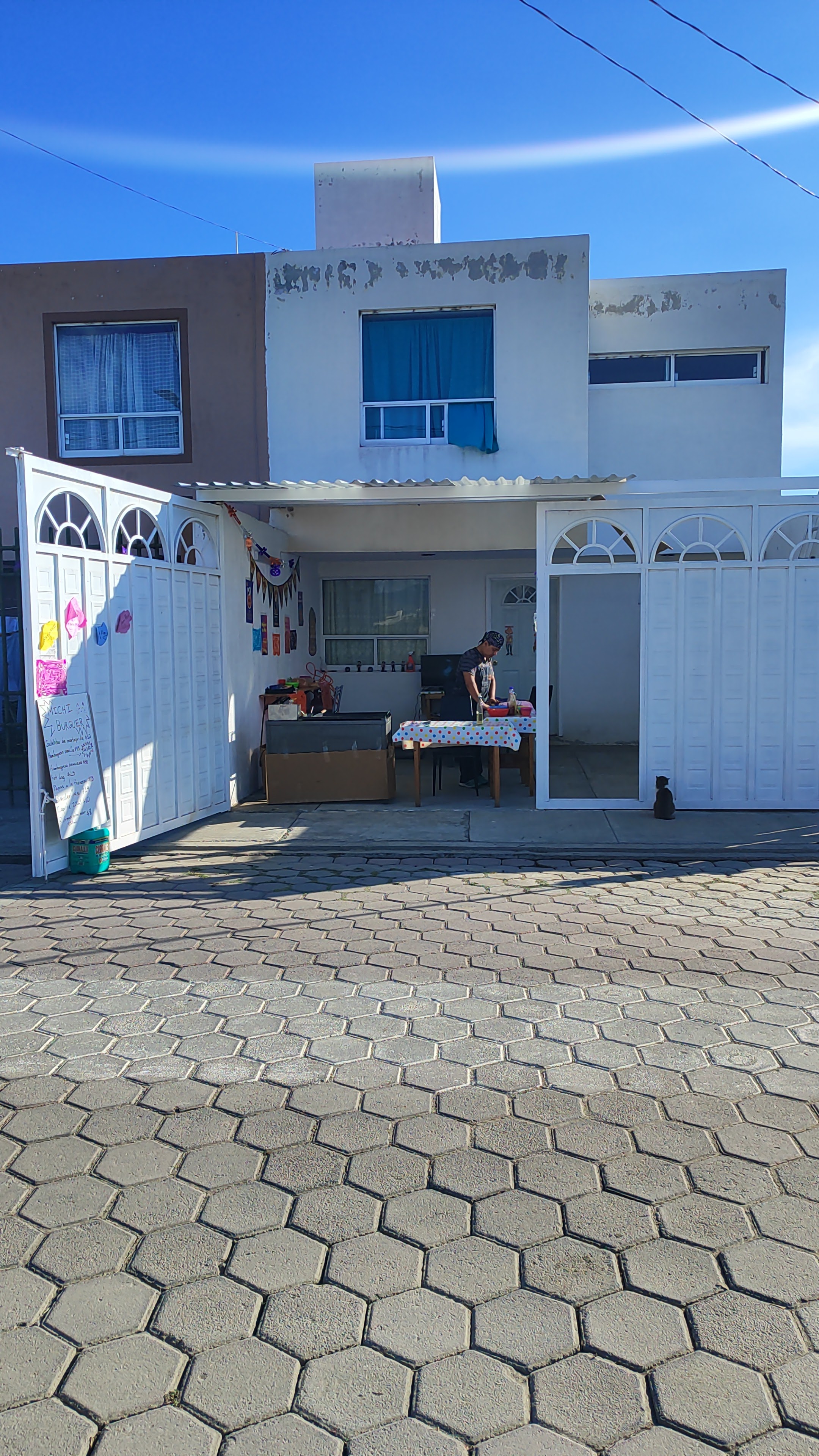 Michi Burguer image 8