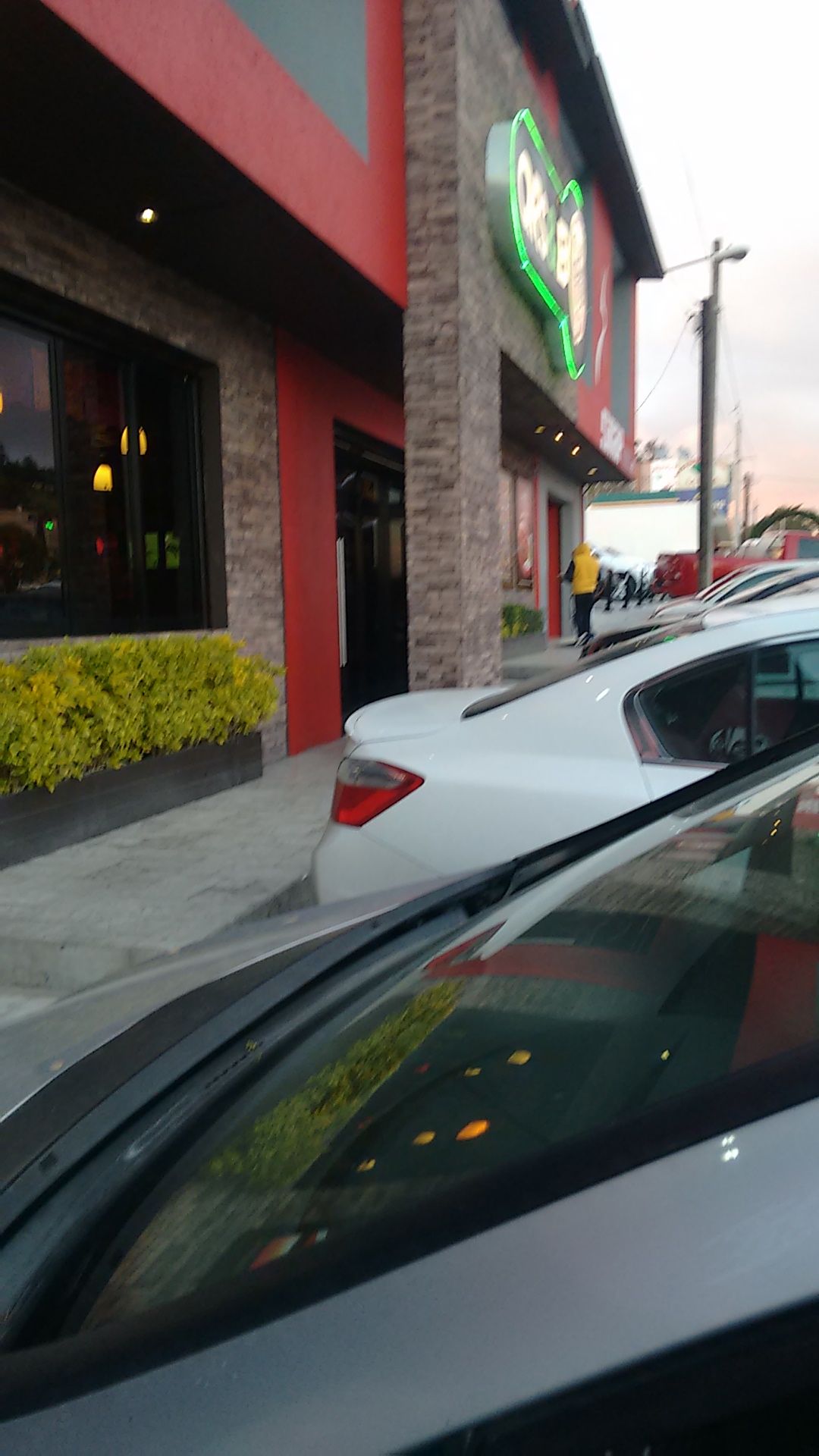 Que Chow Snack Sushi image 9