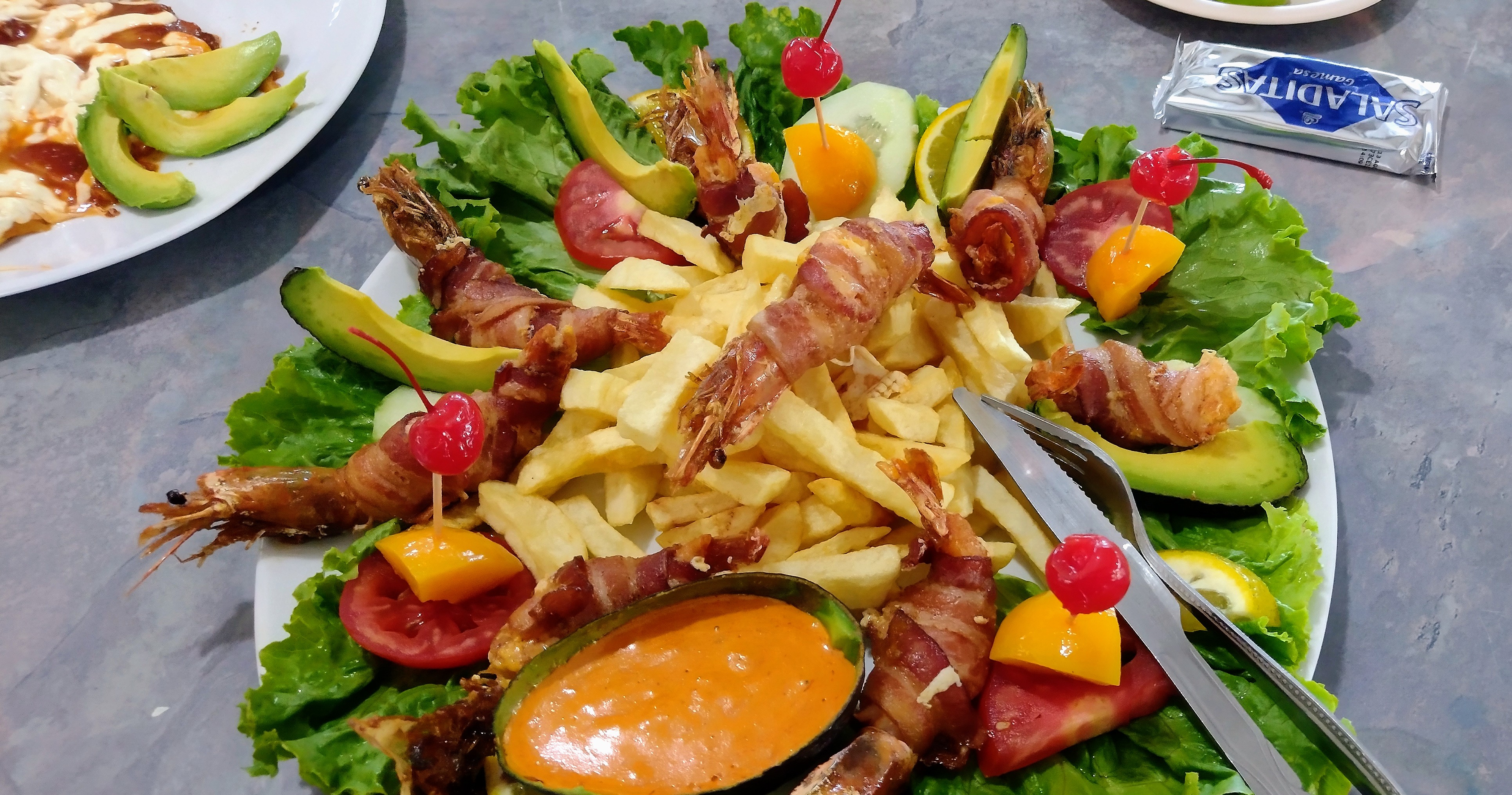 Pescados y mariscos el crucero image 2