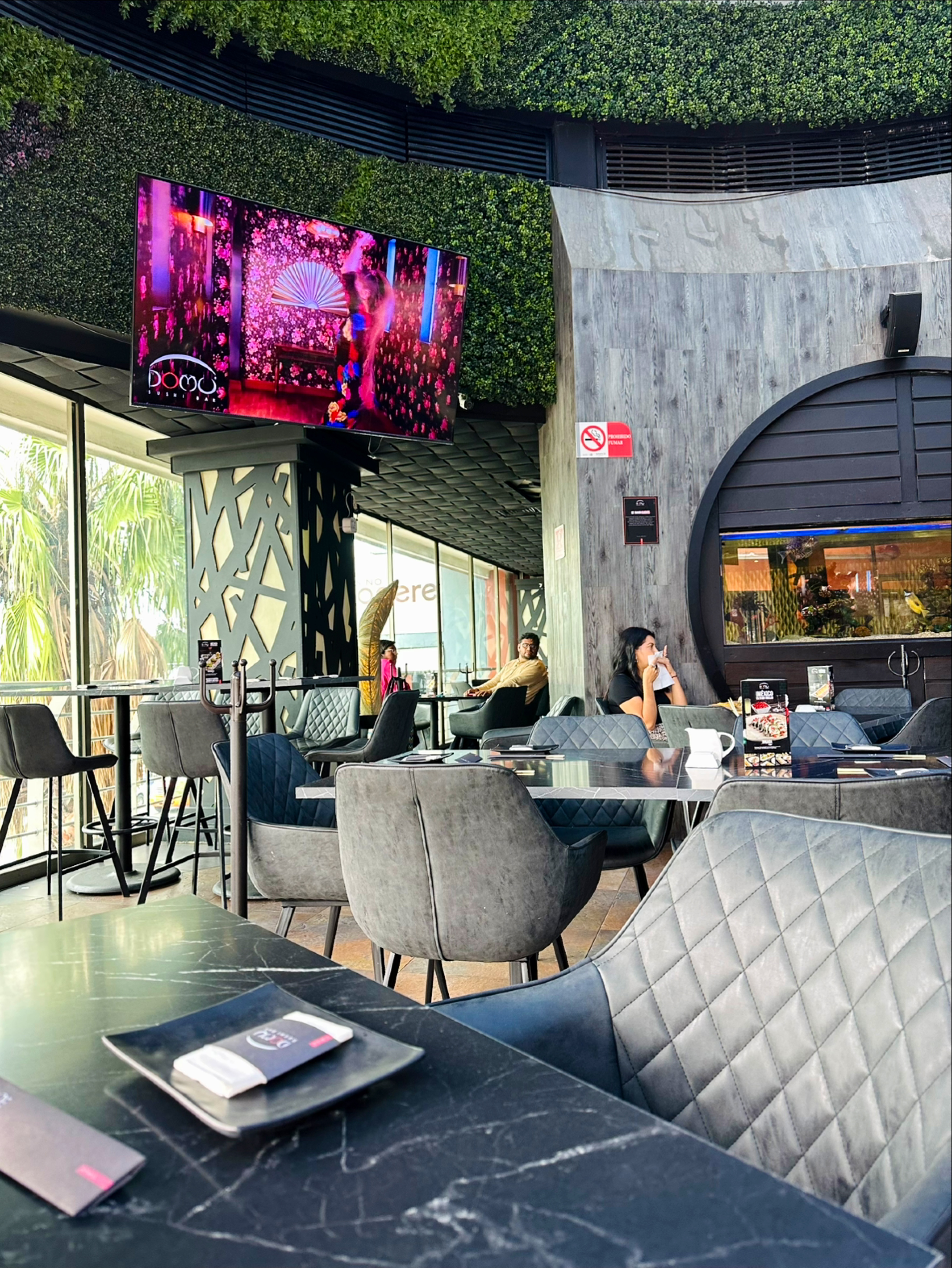 Domu Sushi Bar image 1