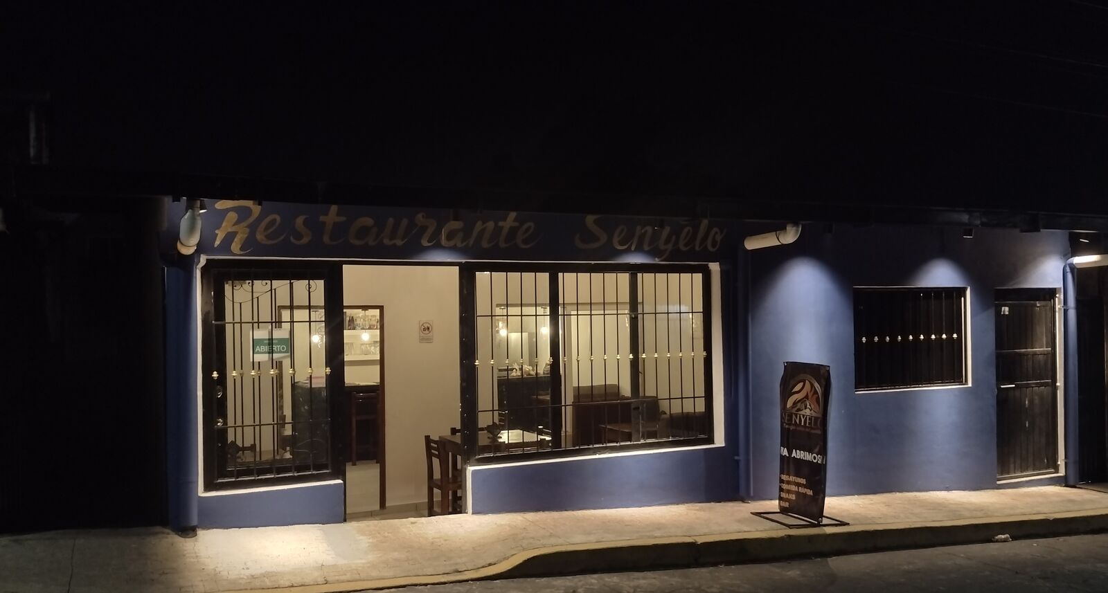RESTAURANTE SENYELO image 8