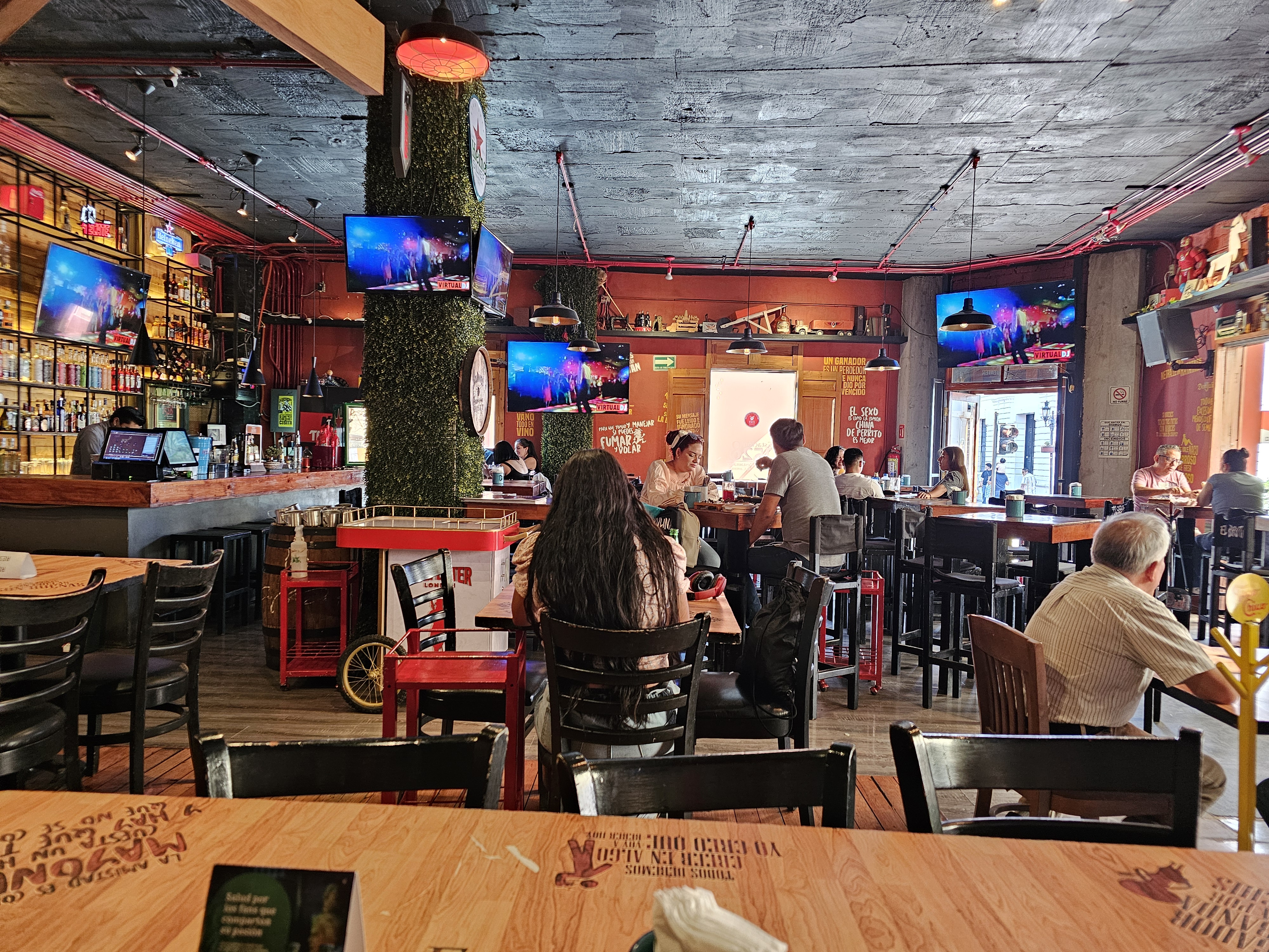 Bar y Restaurante Estación 1528 image 2