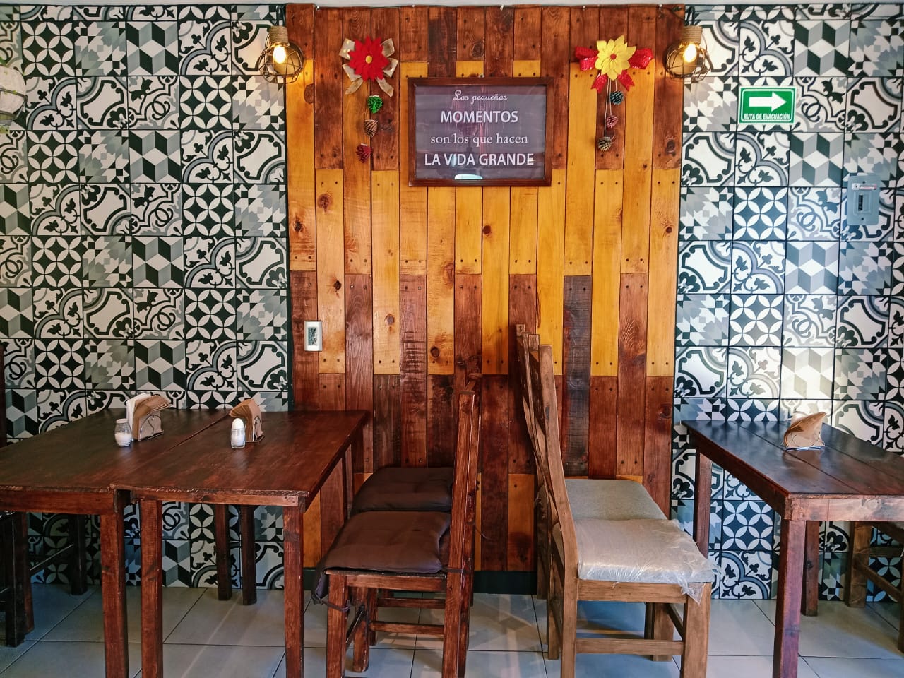 Las Quesadillas image 8