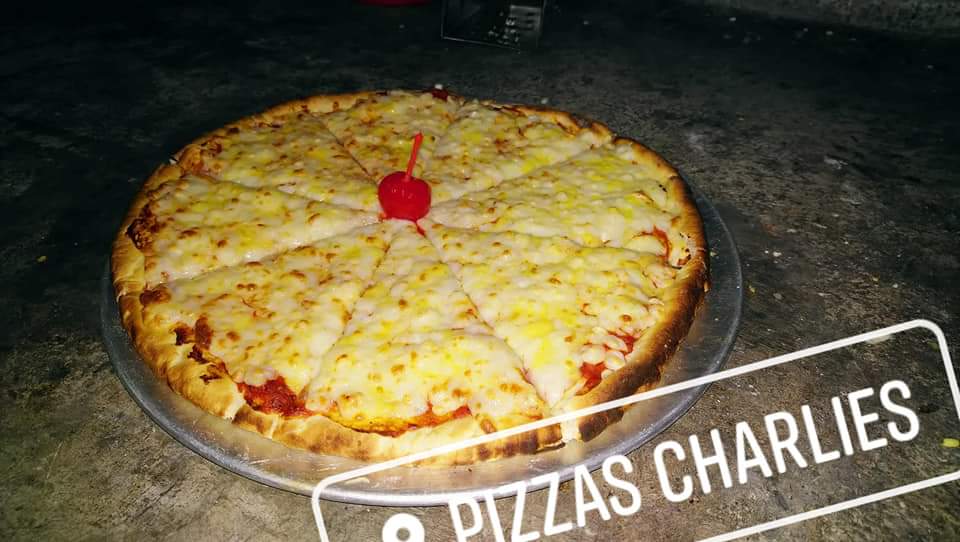 Pizzas Charlie's a la leña image 5